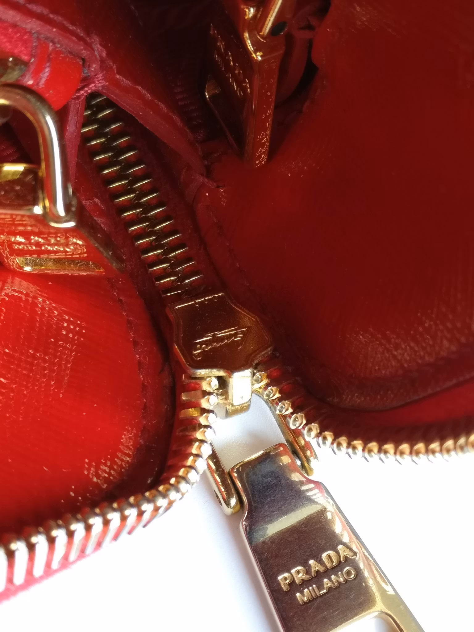 Prada Saffiano Lux Promenade Vernice Alma 25 small