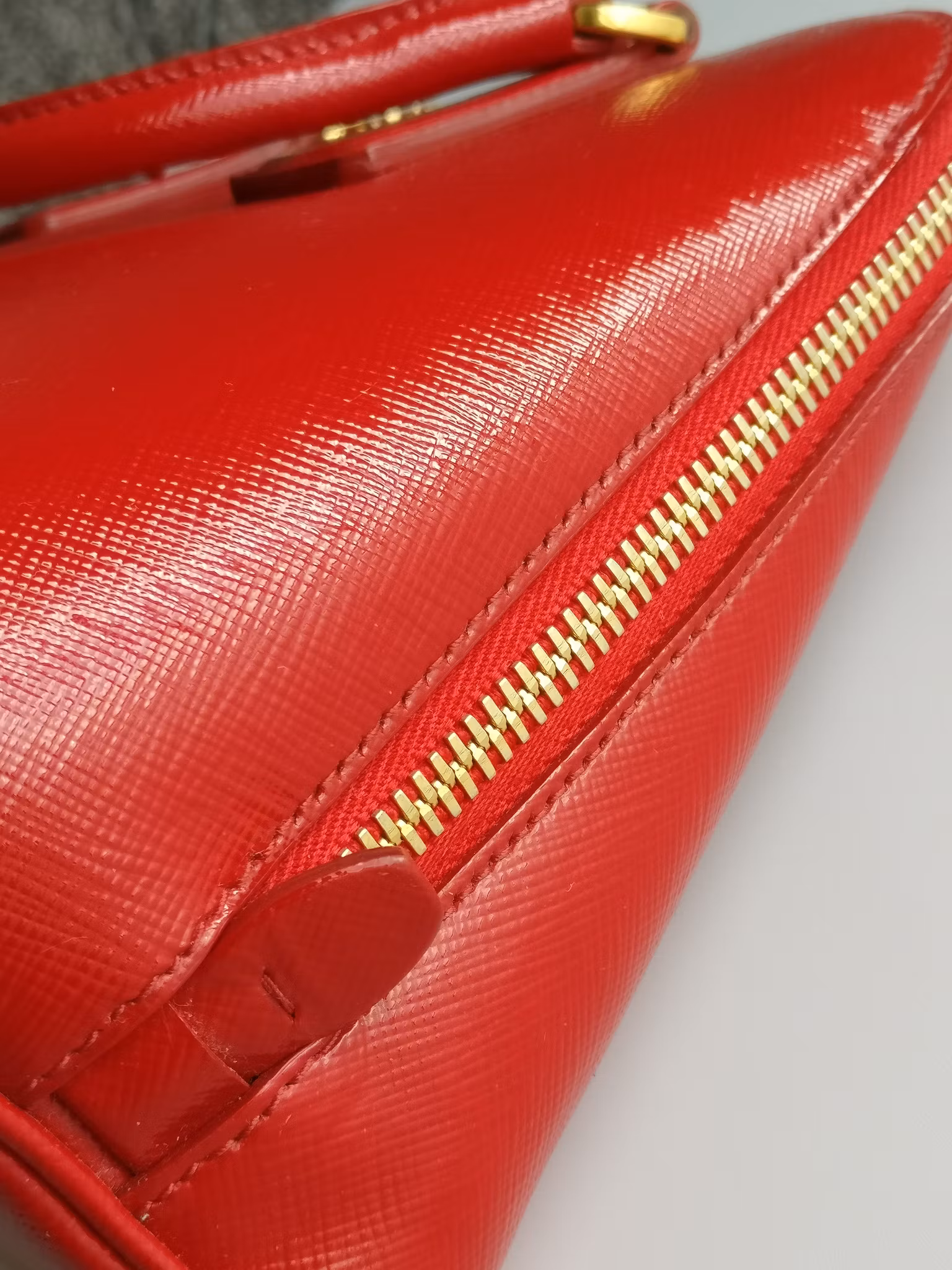 Prada Saffiano Lux Promenade Vernice Alma 25 small
