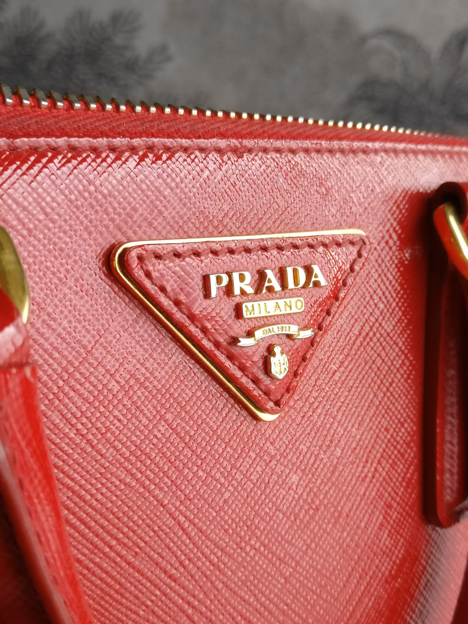 Prada Saffiano Lux Promenade Vernice Alma 25 small