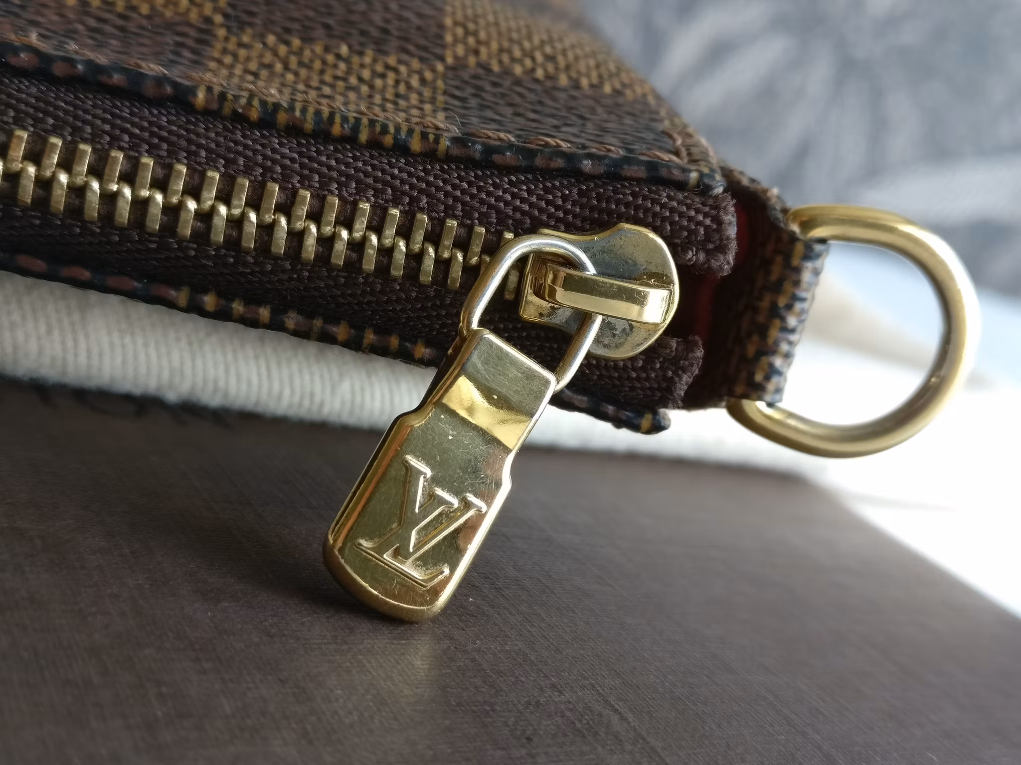 Louis Vuitton Pochette Accessoires damier ebene
