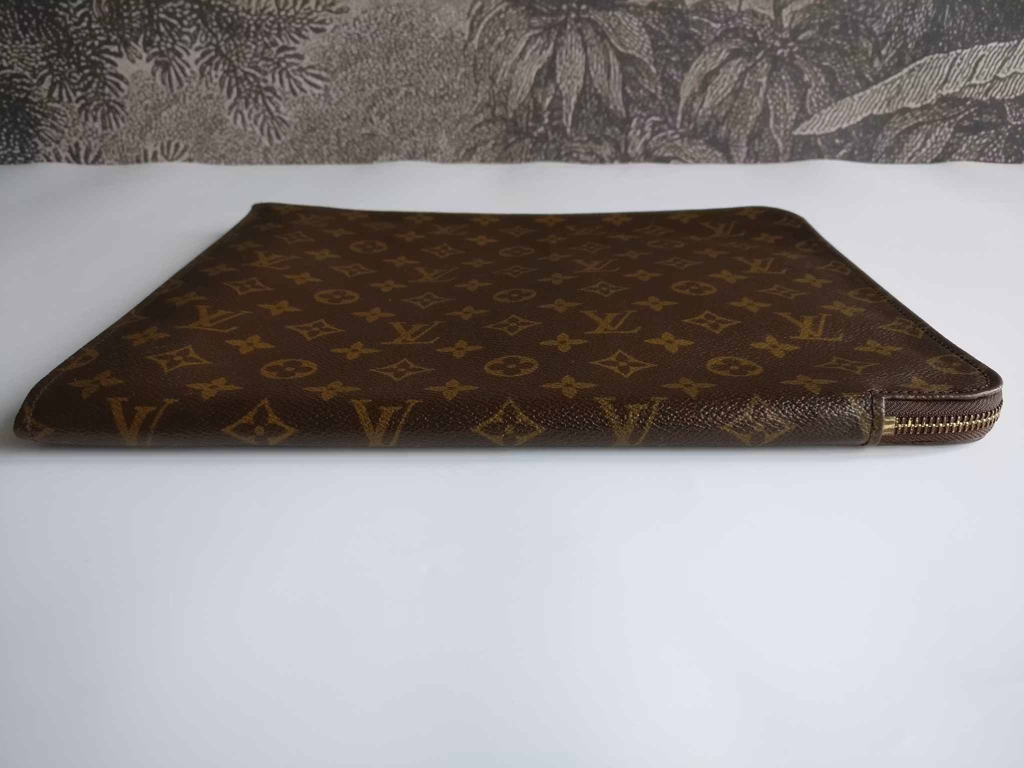 Louis Vuitton Poche Documents