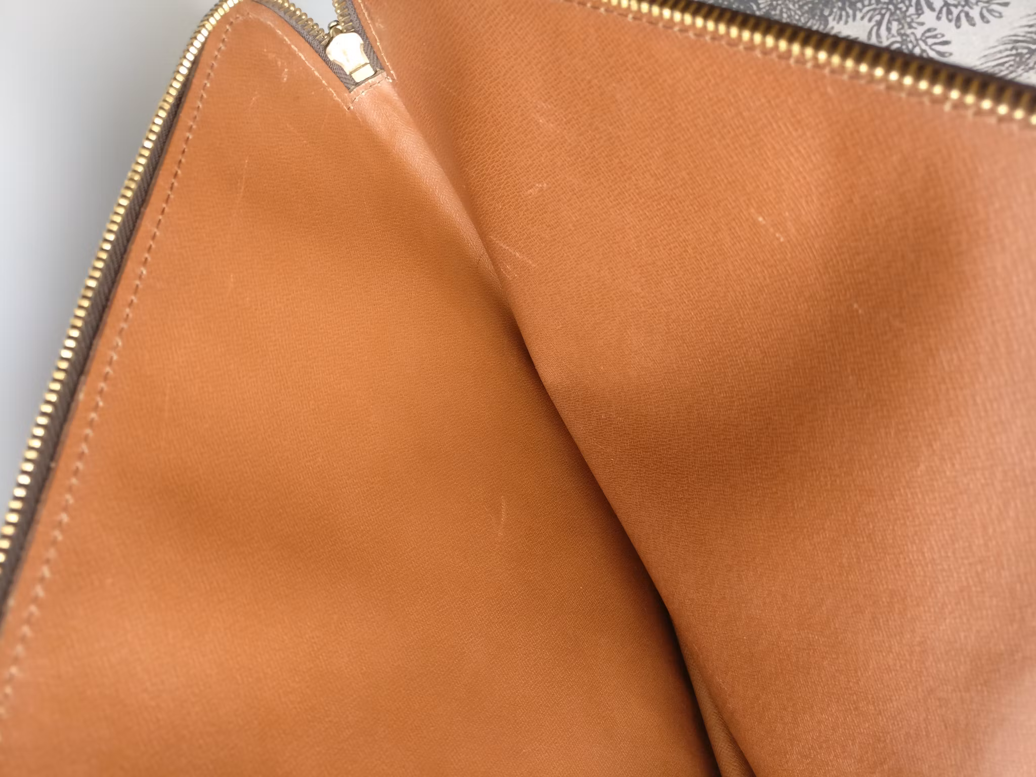 Louis Vuitton Poche Documents