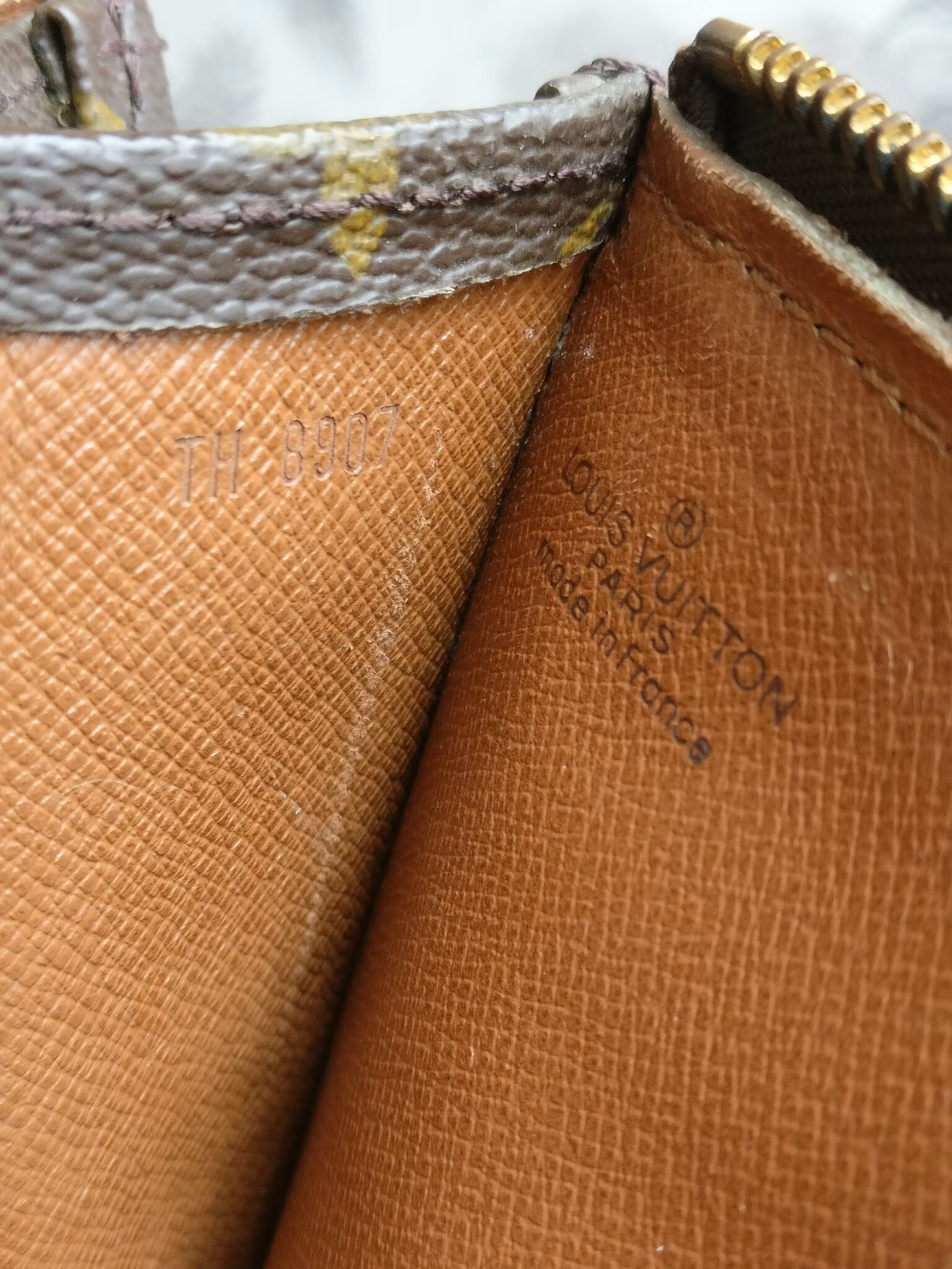 Louis Vuitton Poche Documents
