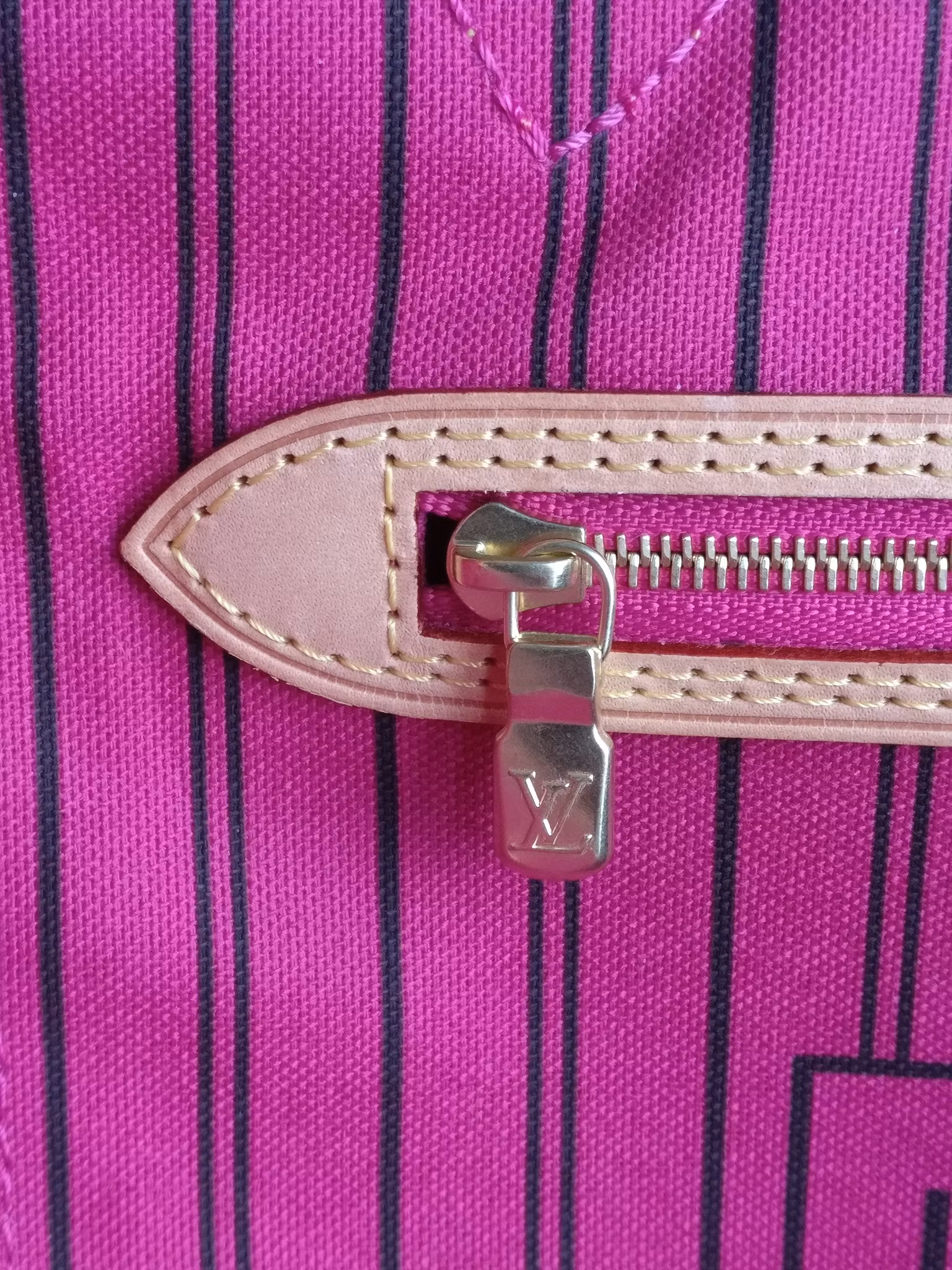 Louis Vuitton Neverfull MM