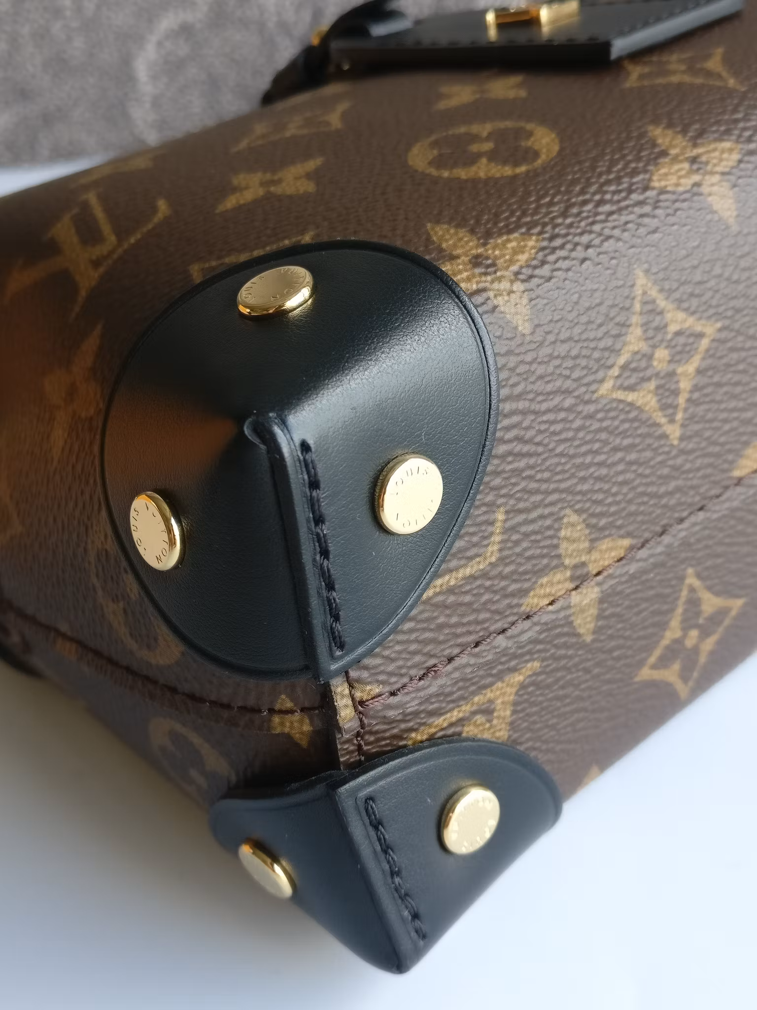 Louis Vuitton Petite Malle Souple
