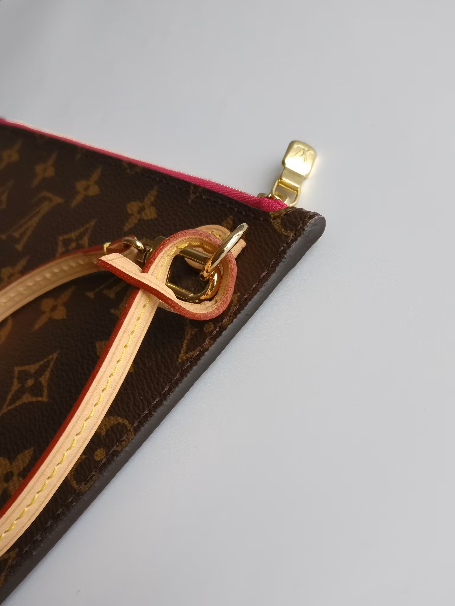 Louis Vuitton Neverfull MM pochette pivoine