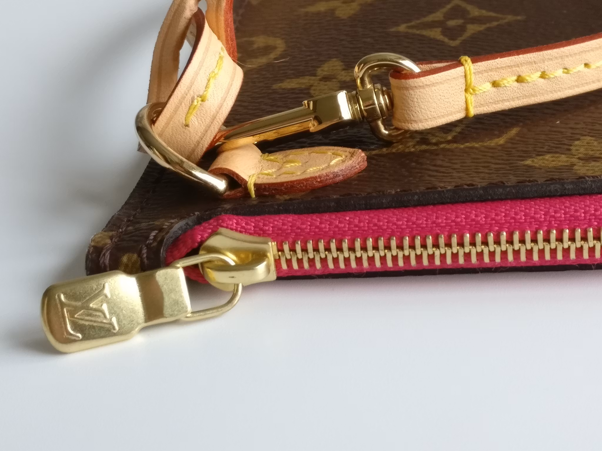 Louis Vuitton Neverfull MM pochette pivoine