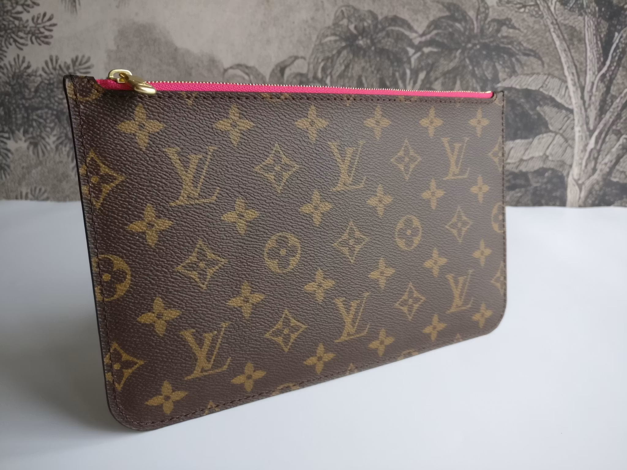 Louis Vuitton Neverfull MM pochette pivoine