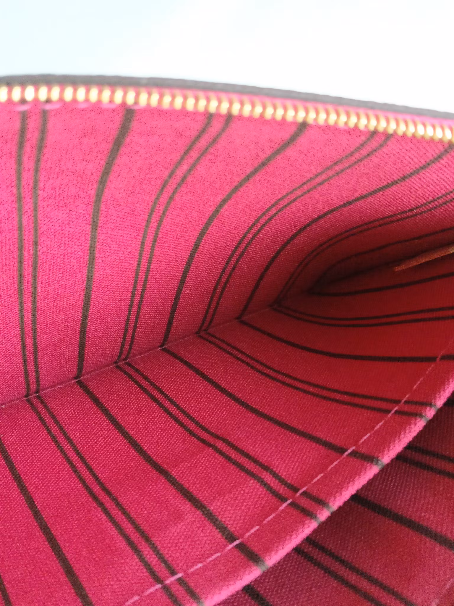 Louis Vuitton Neverfull MM pochette pivoine