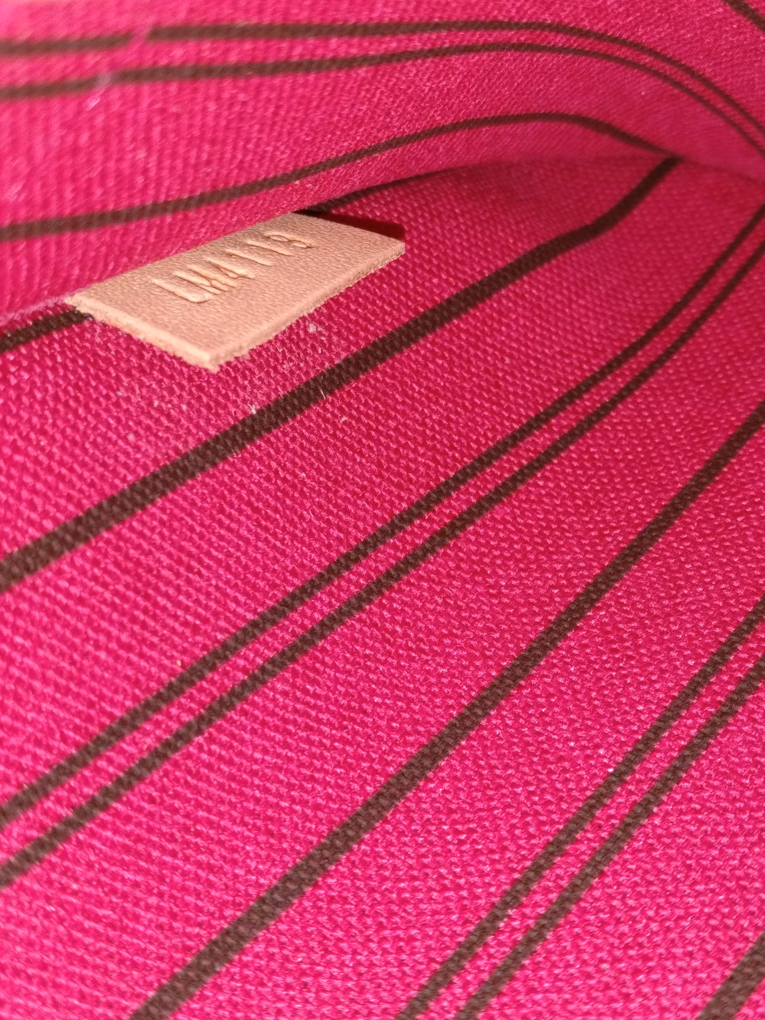 Louis Vuitton Neverfull MM pochette pivoine