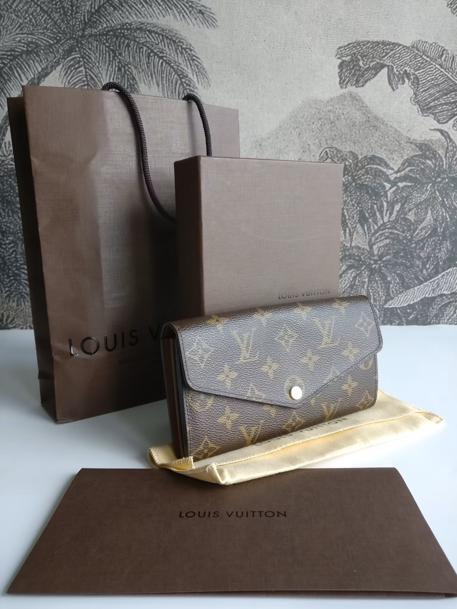 Louis Vuitton Sarah Wallet