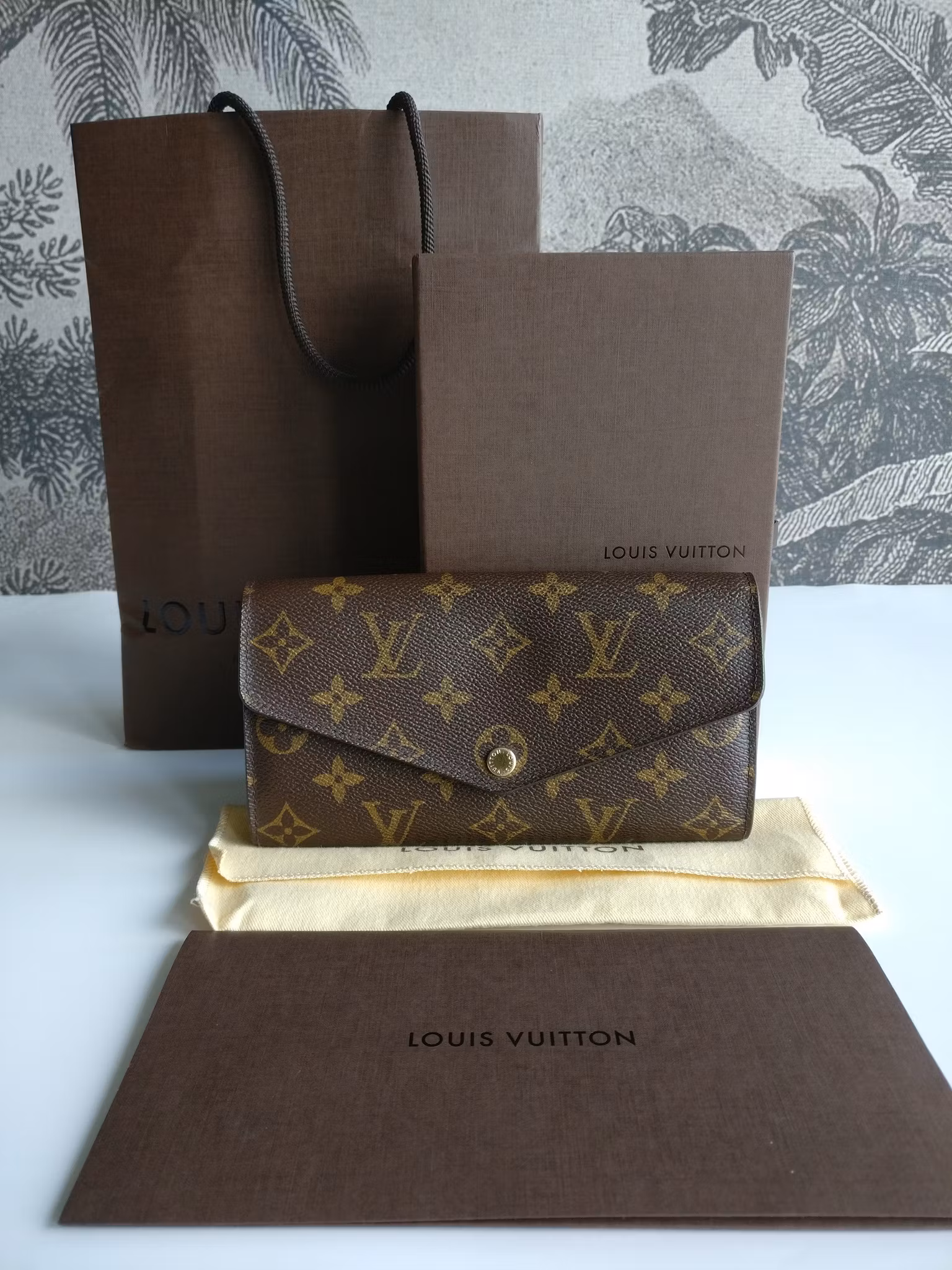 Louis Vuitton Sarah Wallet