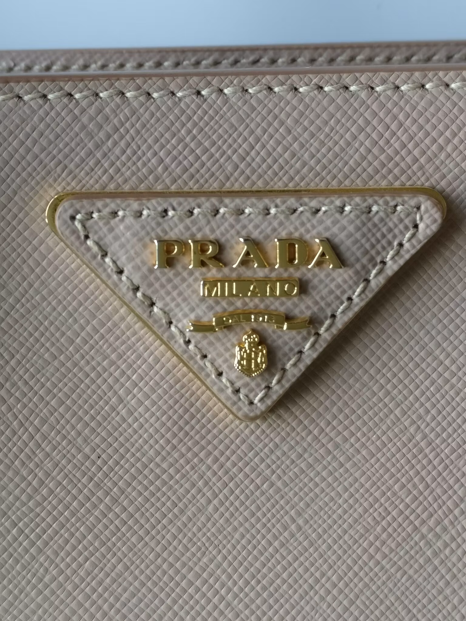 Prada L Saffiano Lux Cammeo