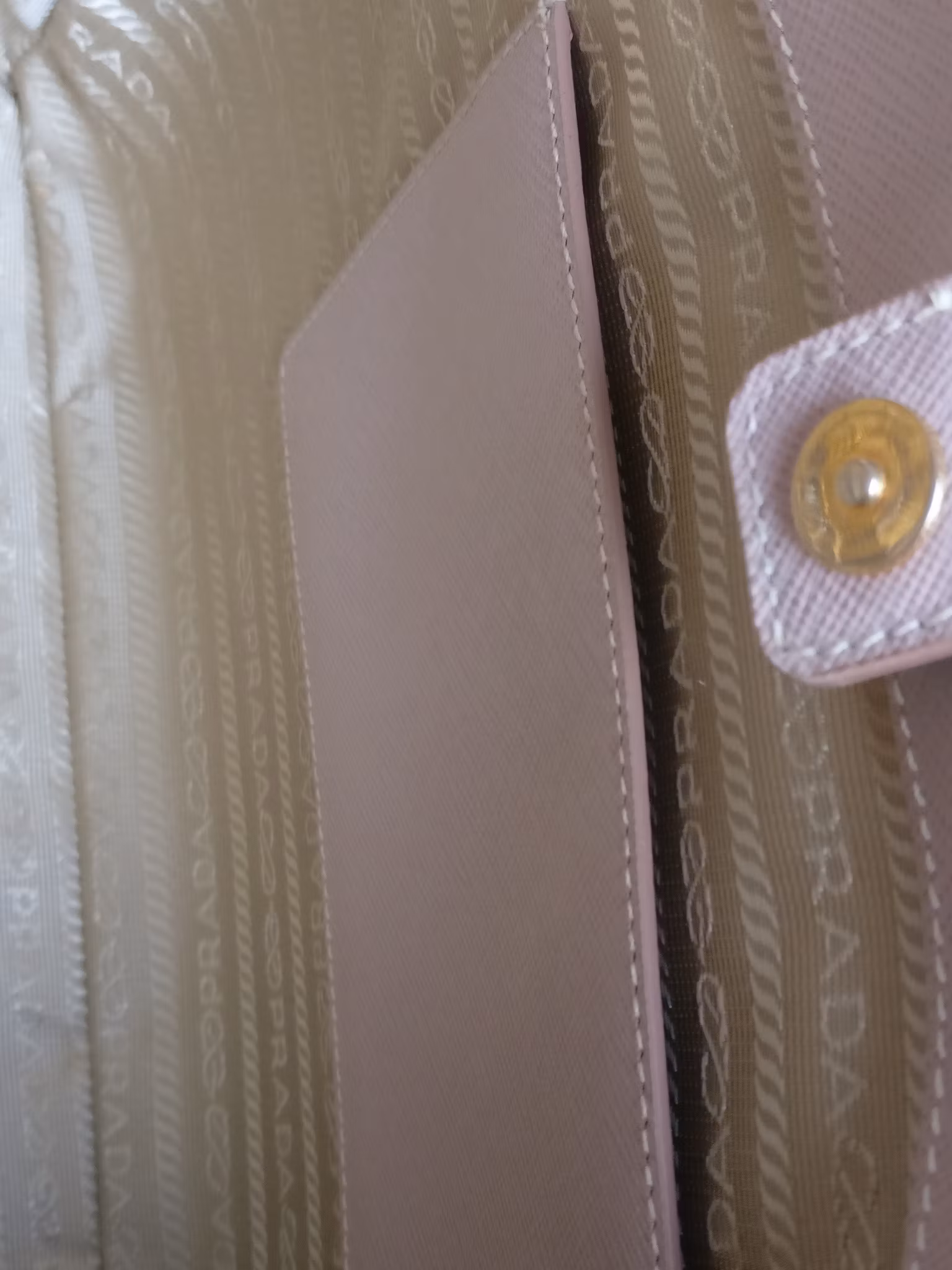 Prada L Saffiano Lux Cammeo