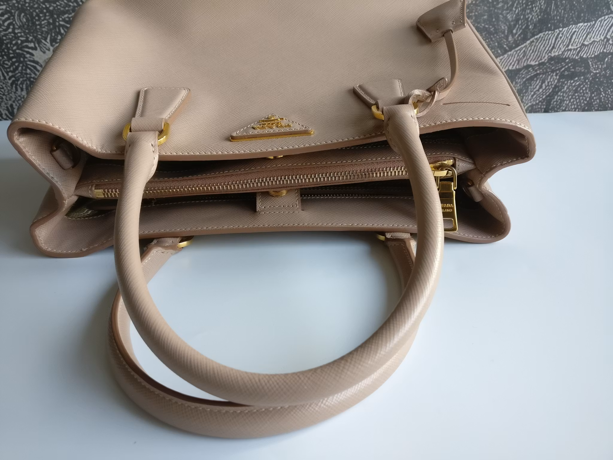 Prada L Saffiano Lux Cammeo