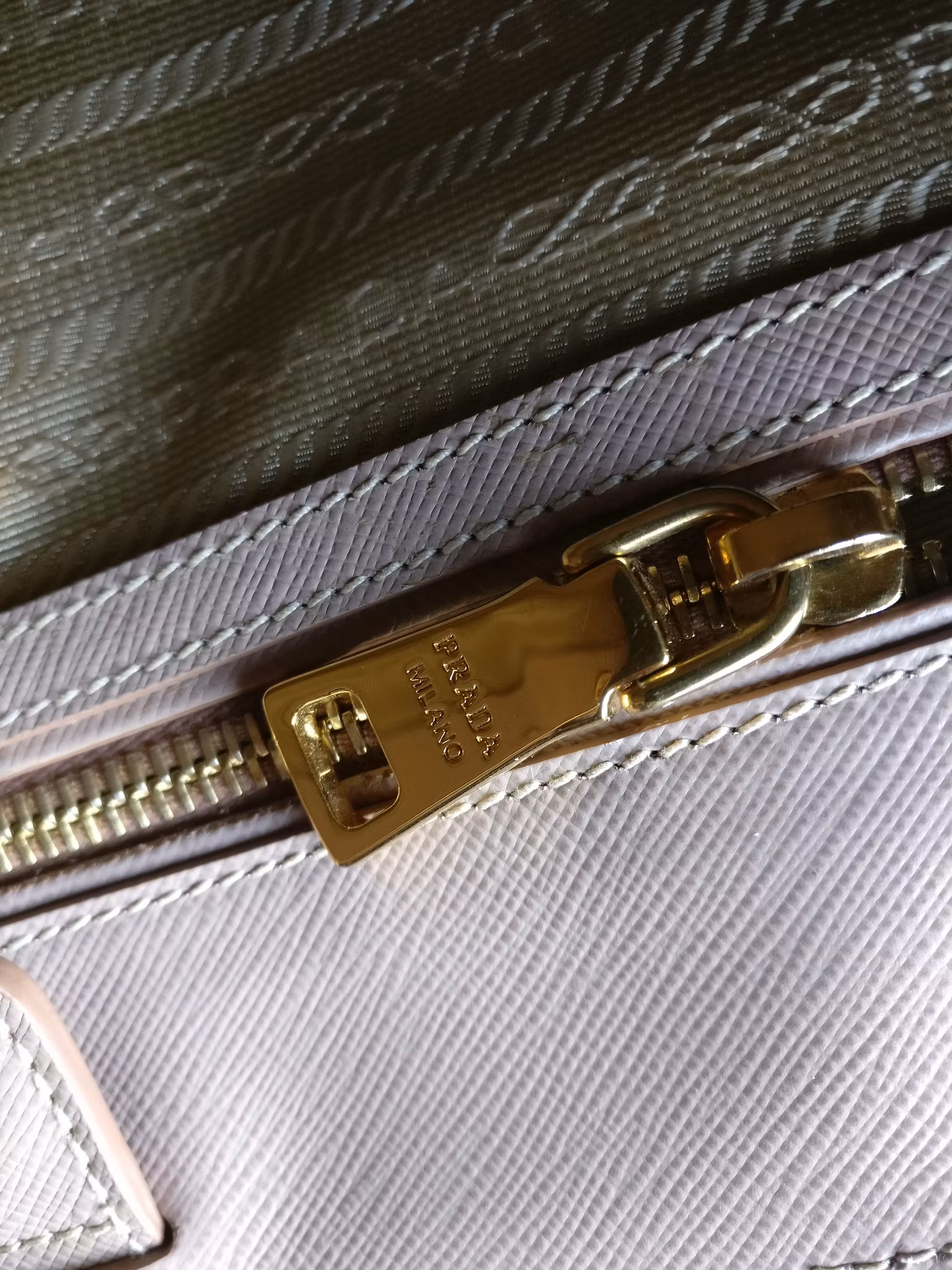 Prada L Saffiano Lux Cammeo