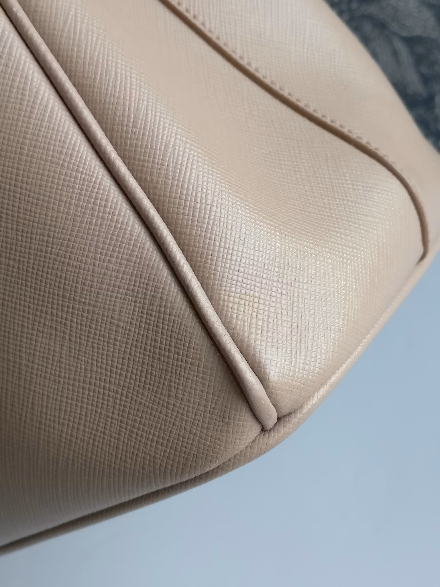 Prada L Saffiano Lux Cammeo