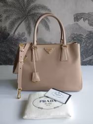 Prada L Saffiano Lux Cammeo