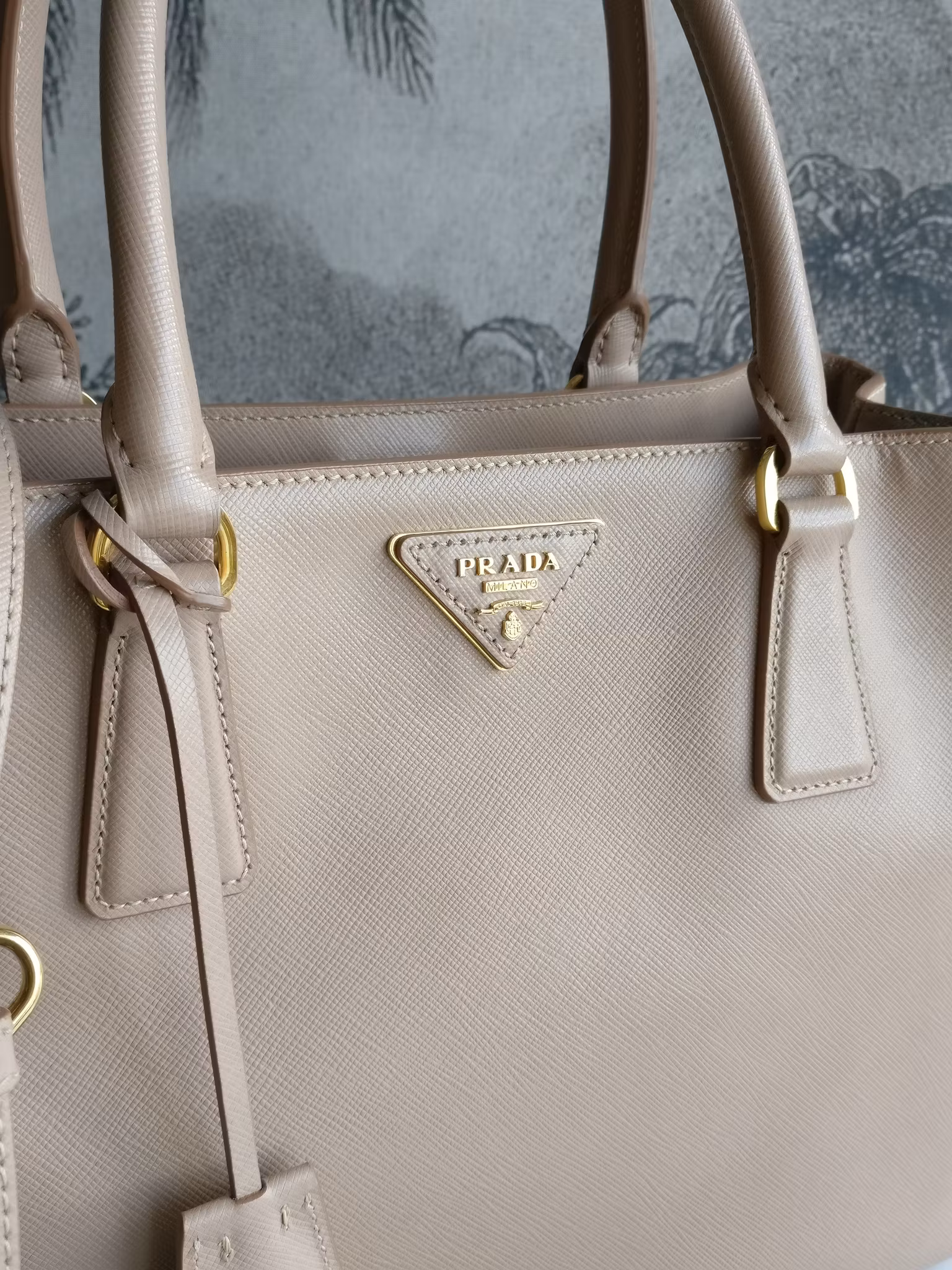 Prada L Saffiano Lux Cammeo