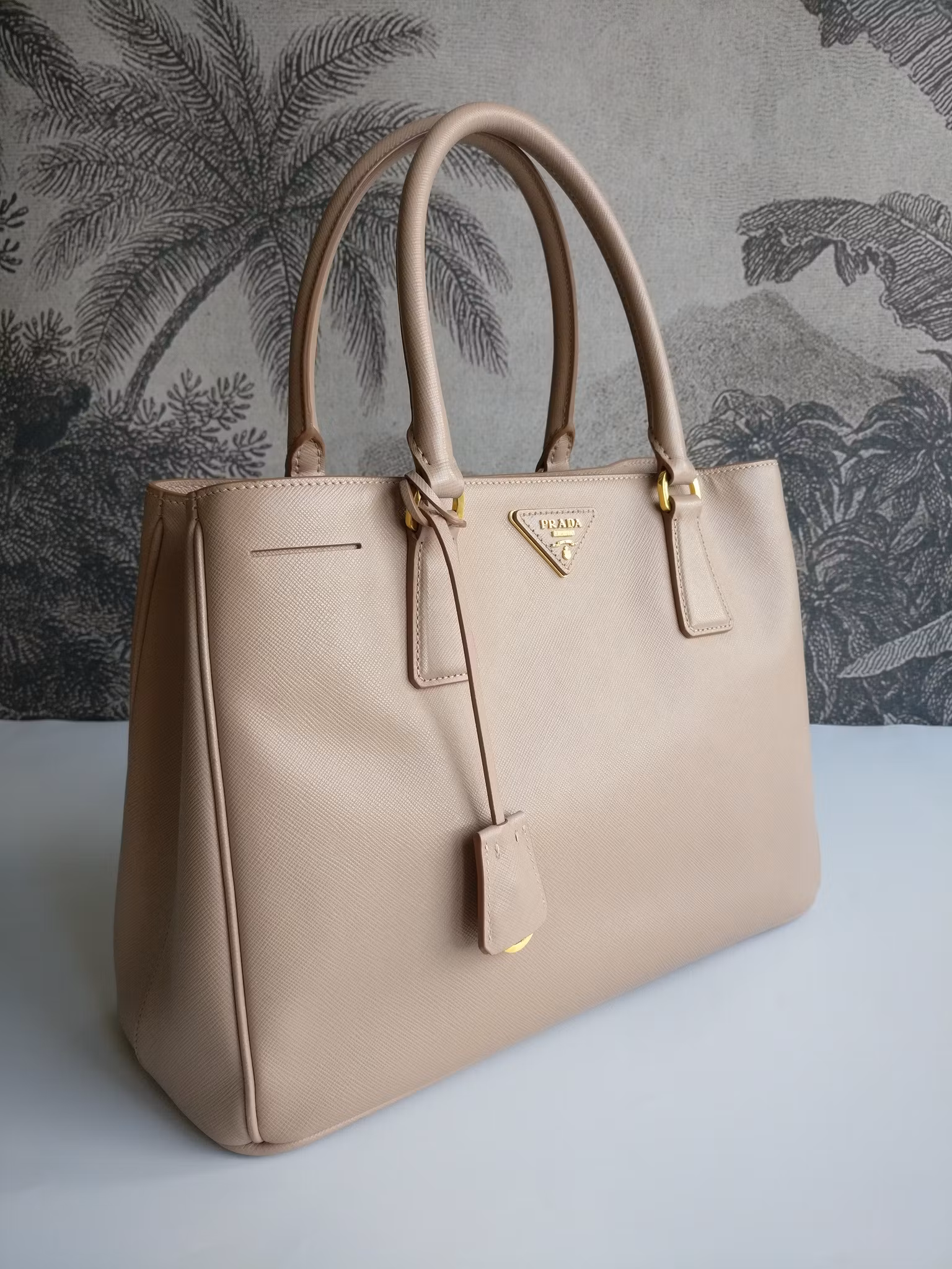 Prada L Saffiano Lux Cammeo