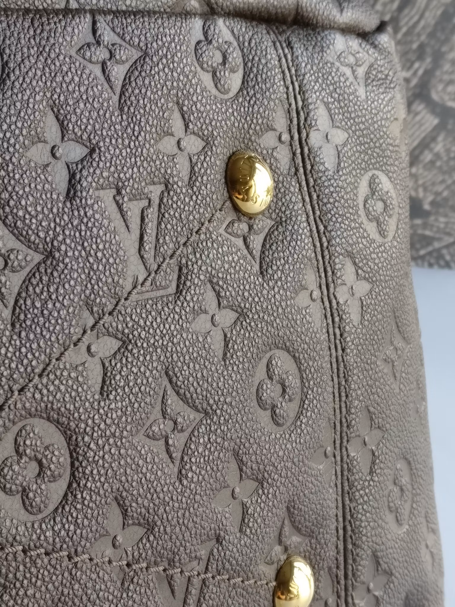 Louis Vuitton Artsy MM empreinte