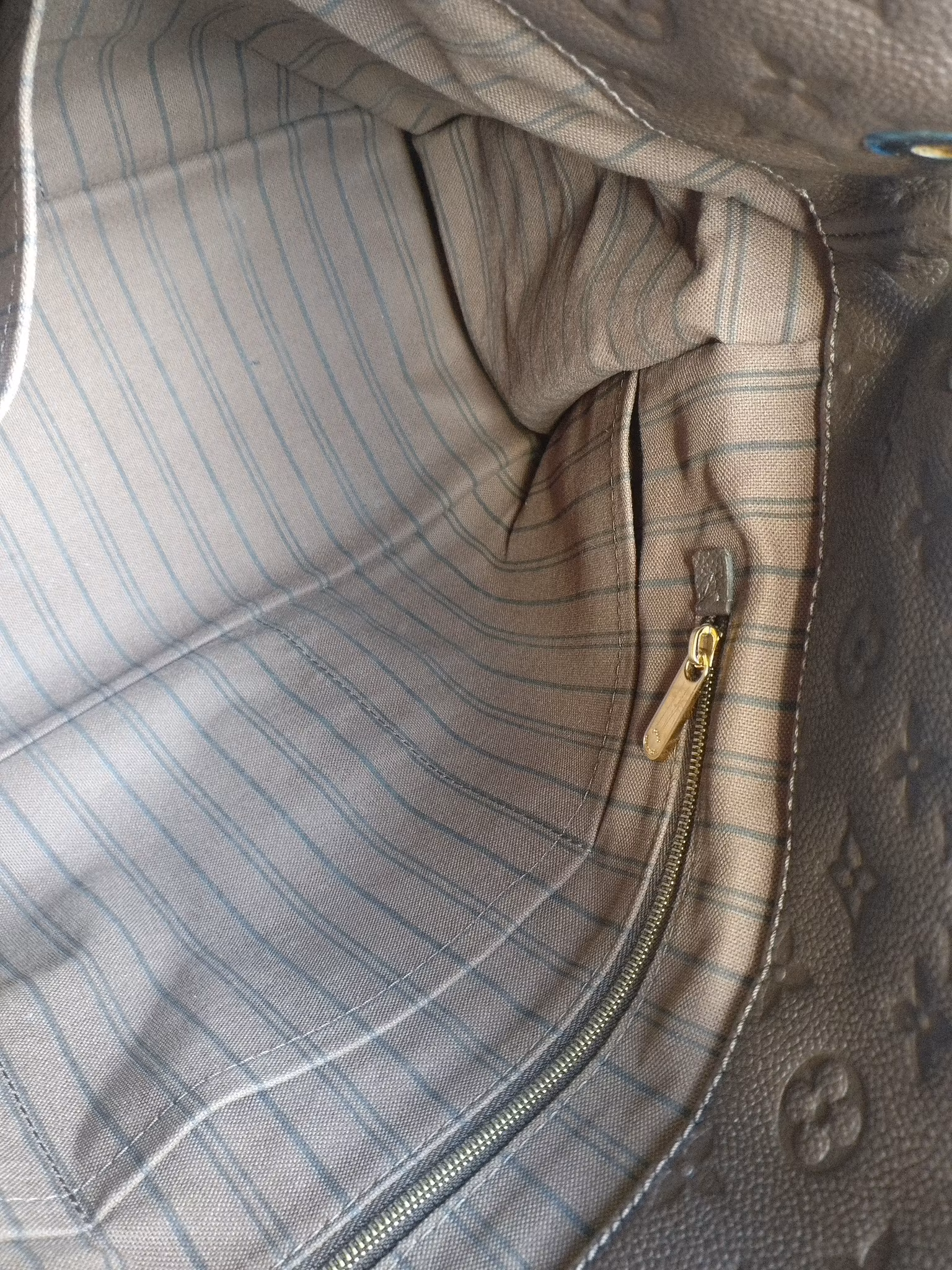 Louis Vuitton Artsy MM empreinte