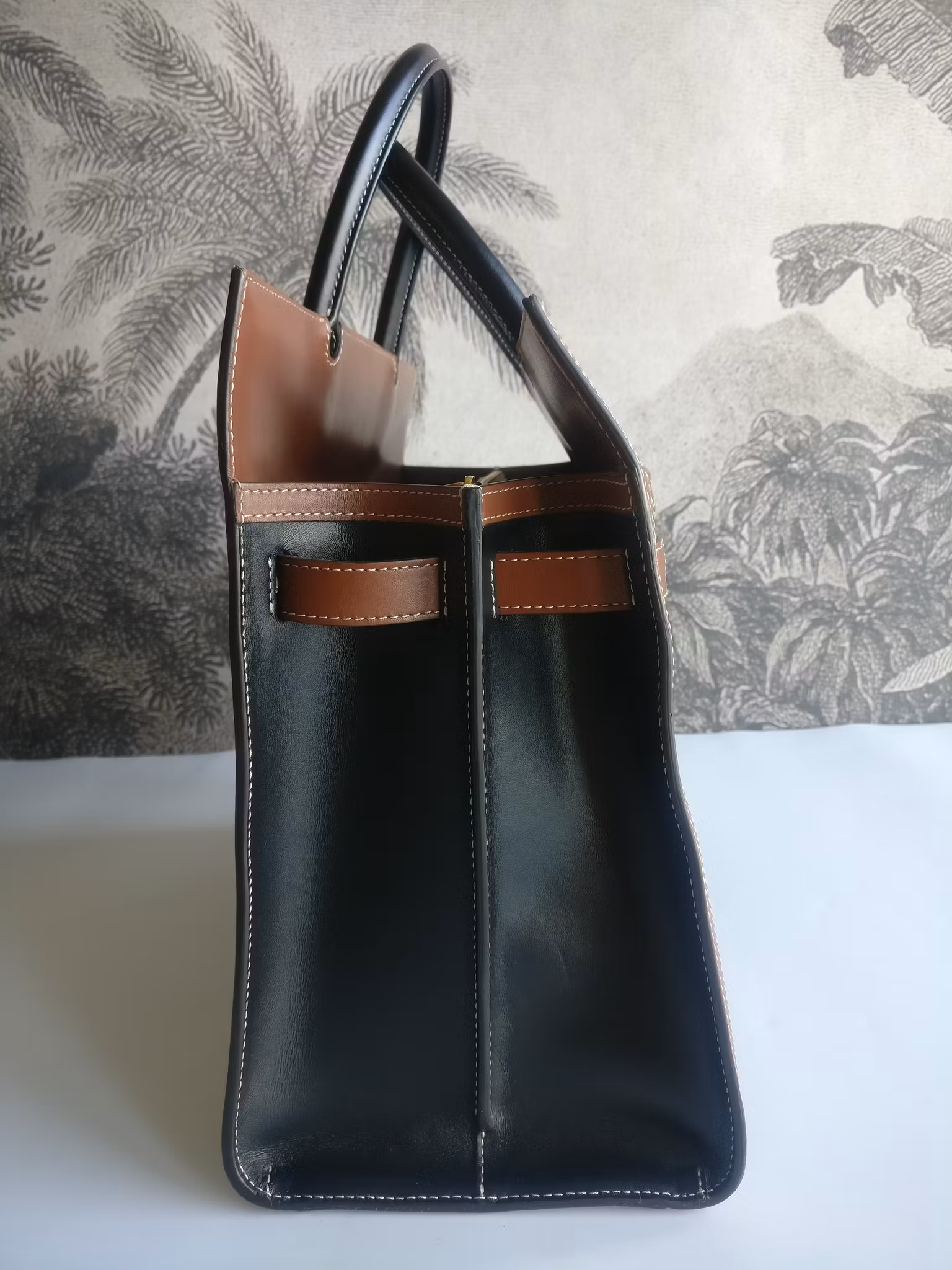 Burberry Medium Vintage Check Title tote