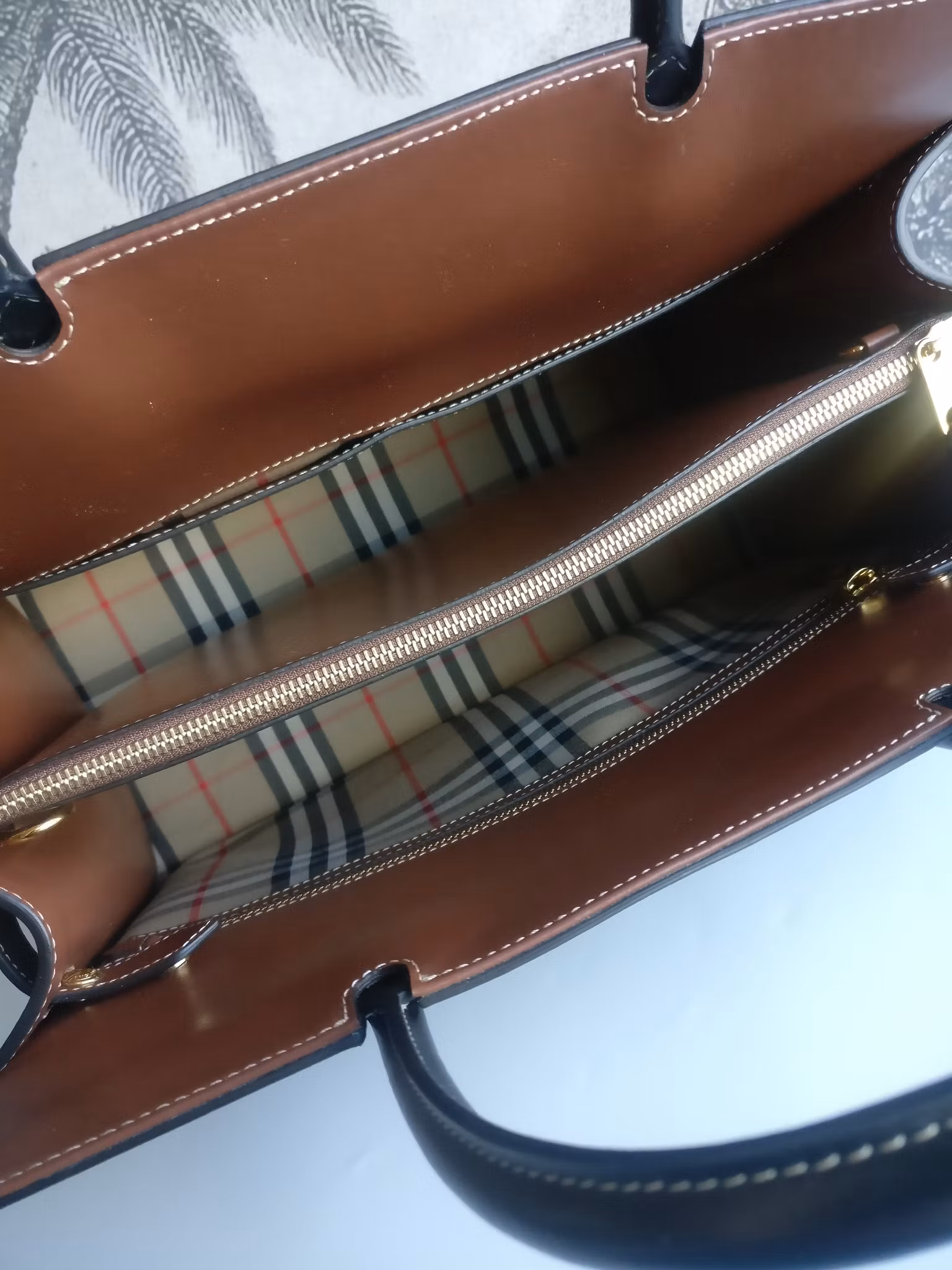 Burberry Medium Vintage Check Title tote