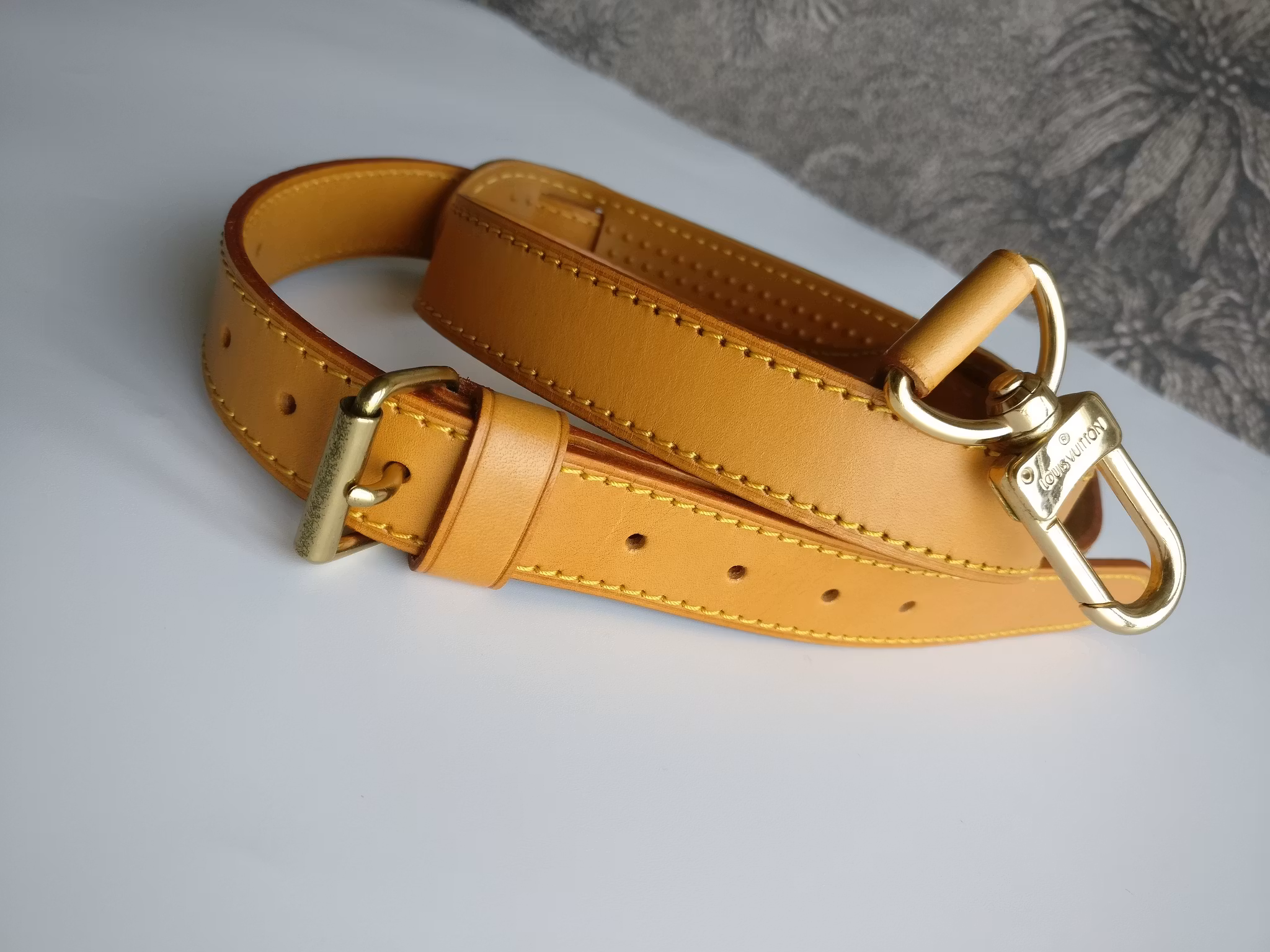 Louis Vuitton Keepall bandouliere strap