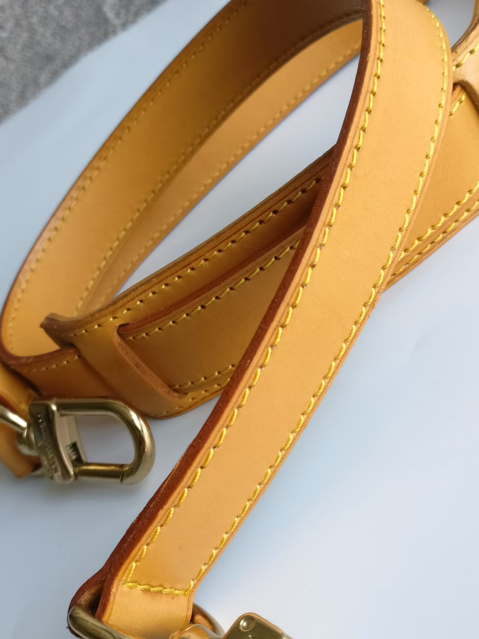 Louis Vuitton Keepall bandouliere strap