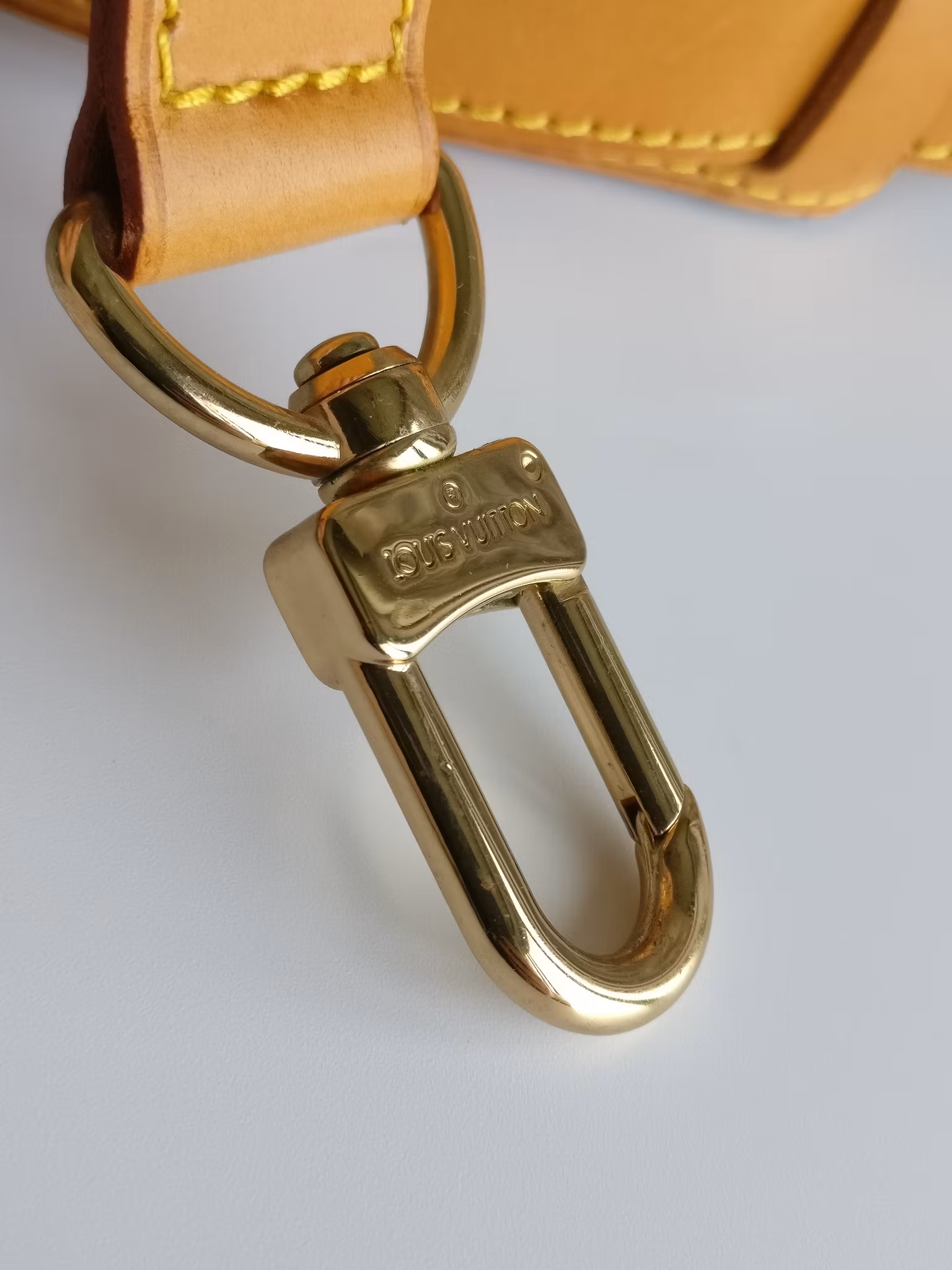 Louis Vuitton Keepall bandouliere strap