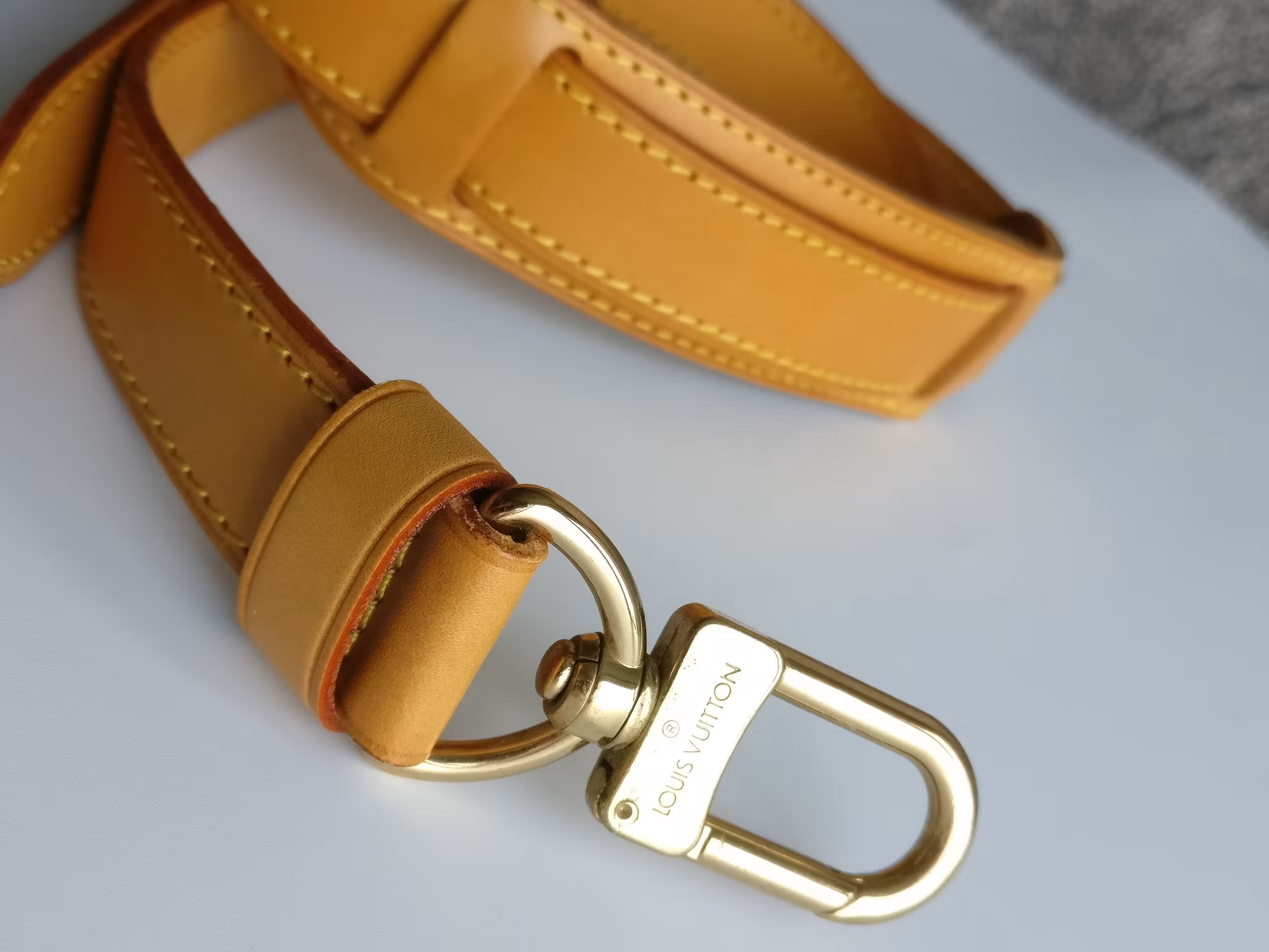 Louis Vuitton Keepall bandouliere strap