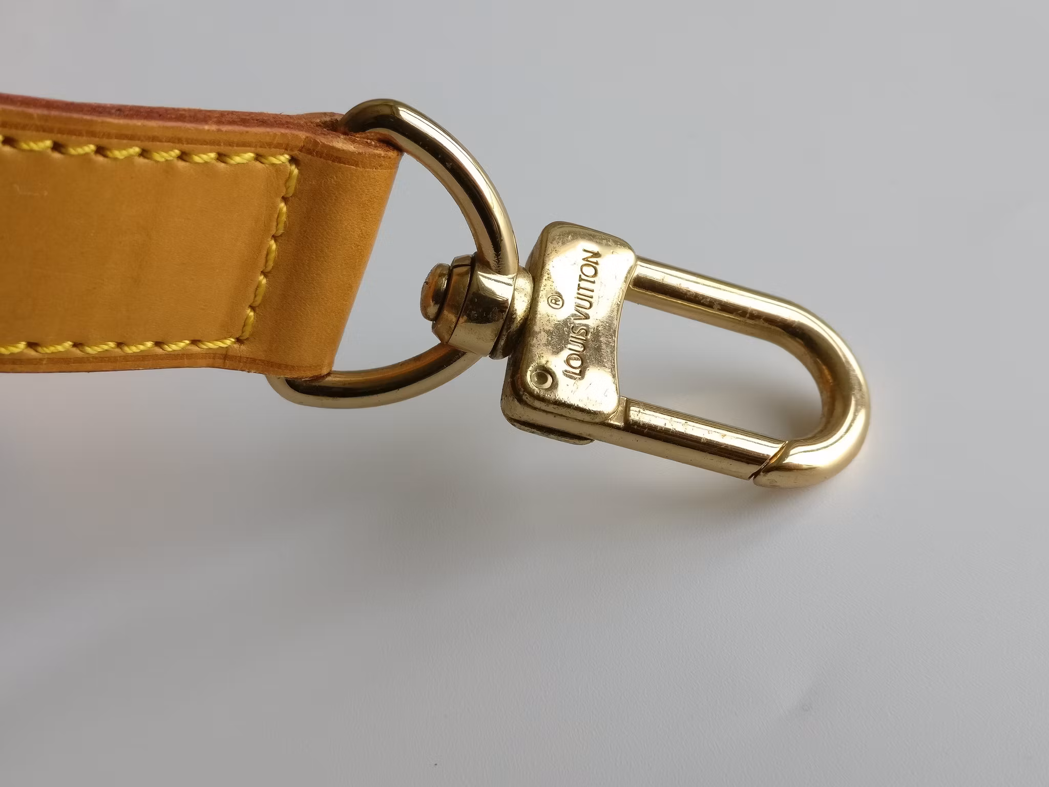 Louis Vuitton Keepall bandouliere strap