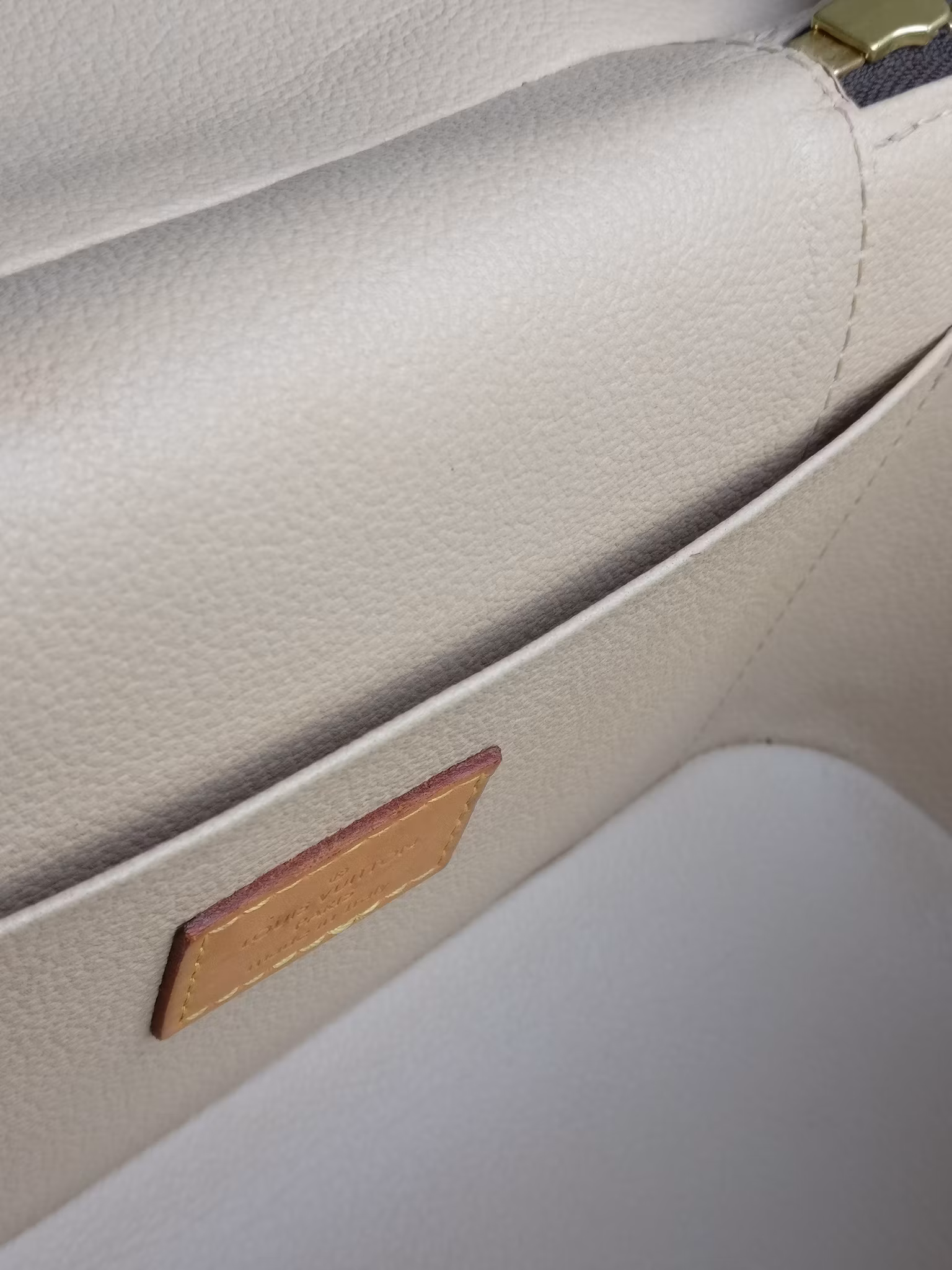 Louis Vuitton Nice BB toiletry