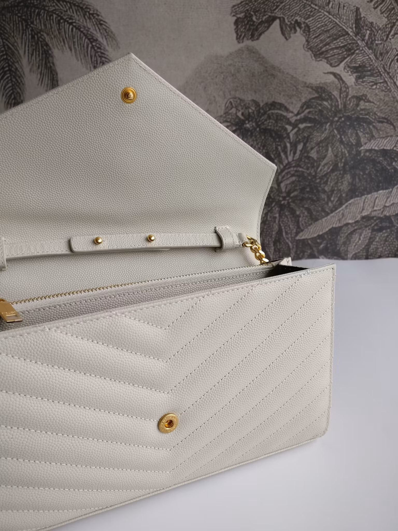 Saint Laurent Chain Wallet Crema Soft