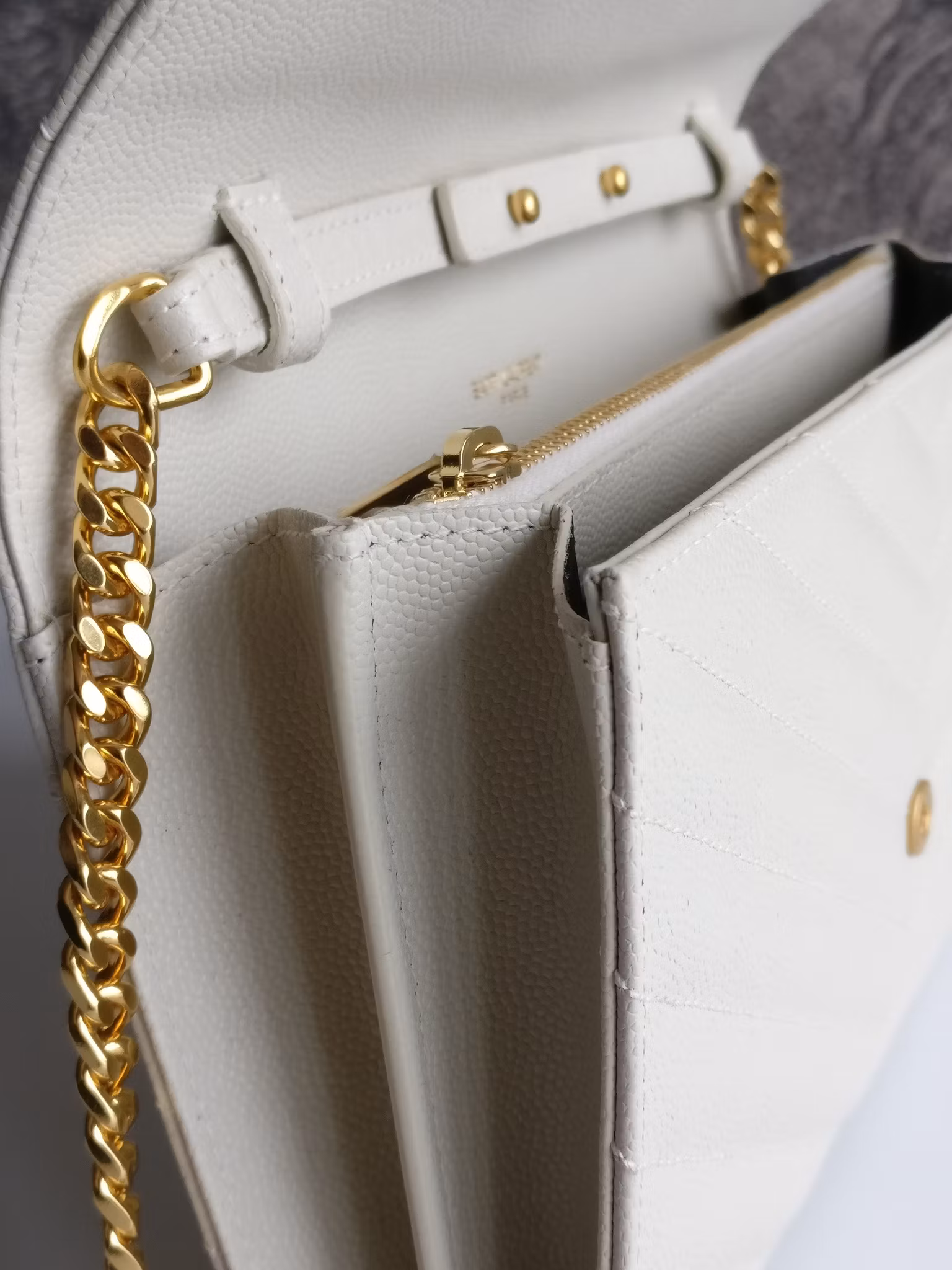 Saint Laurent Chain Wallet Crema Soft