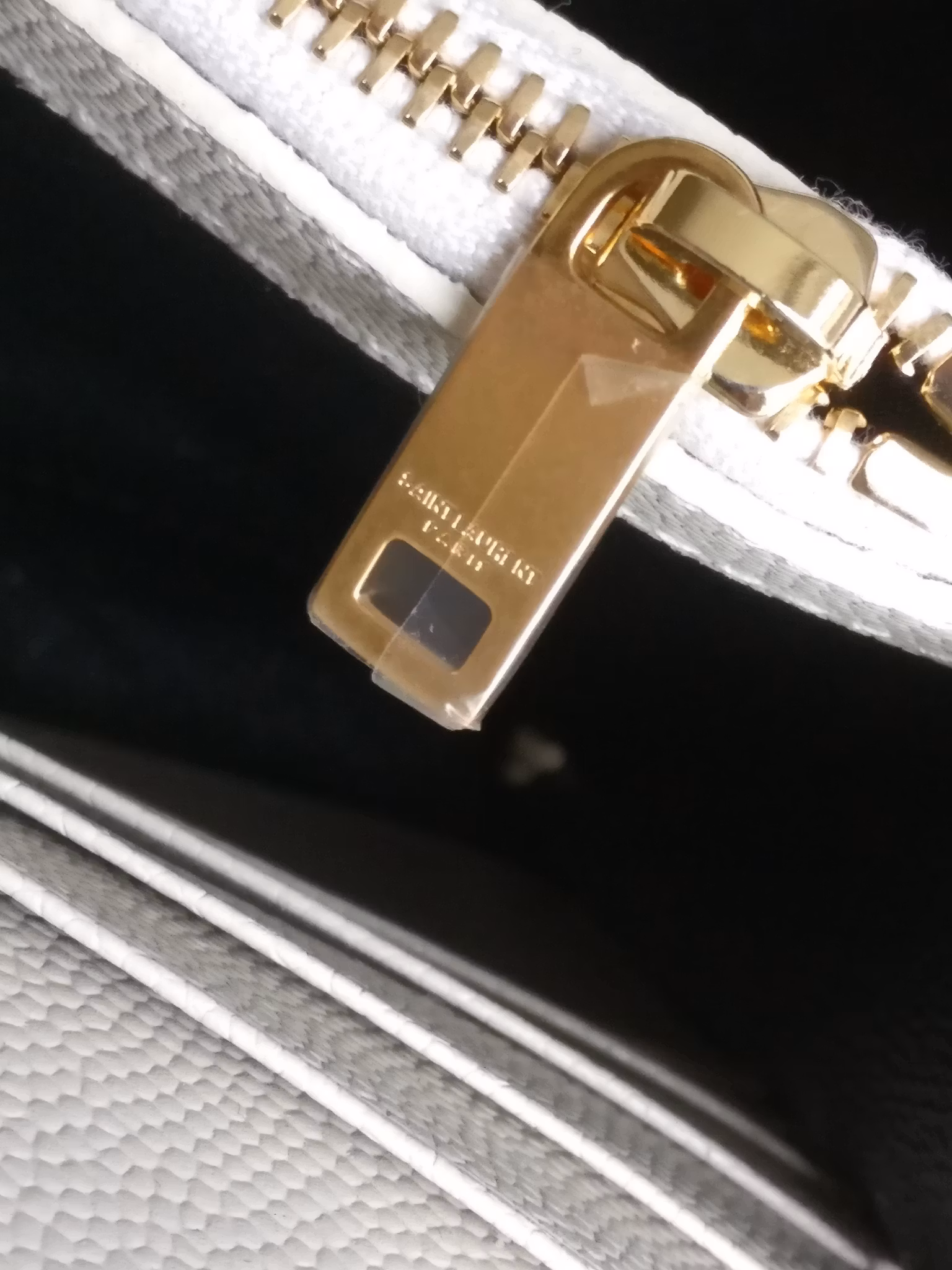 Saint Laurent Chain Wallet Crema Soft