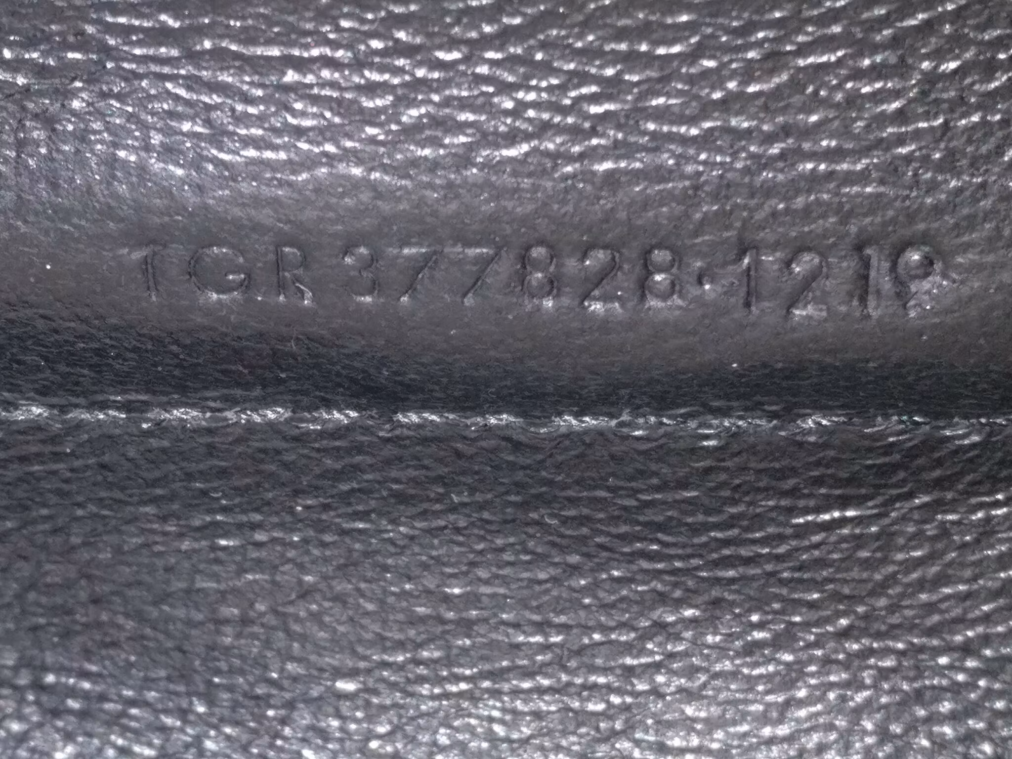 Saint Laurent Chain Wallet Crema Soft