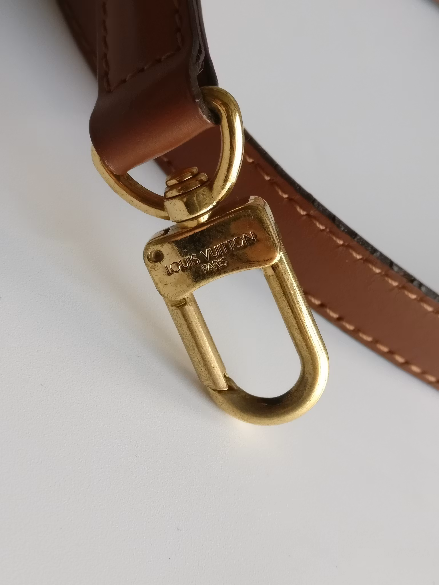 Louis Vuitton Monceau 26