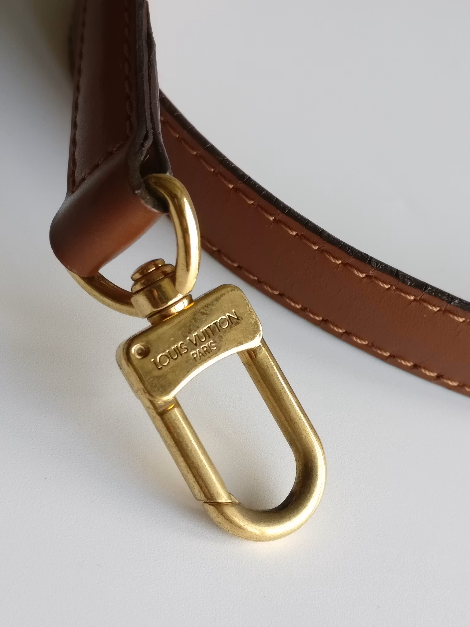 Louis Vuitton Monceau 26