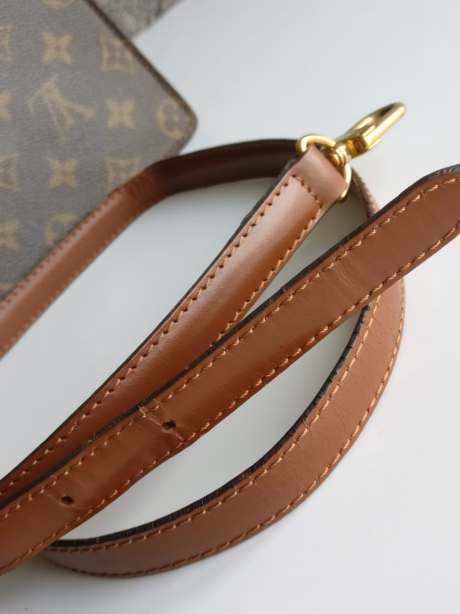 Louis Vuitton Monceau 26
