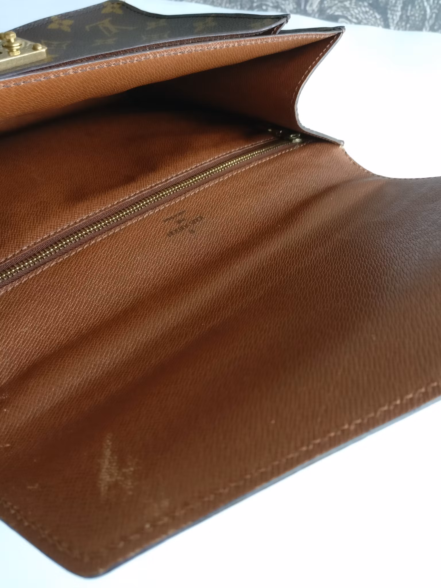 Louis Vuitton Monceau 26