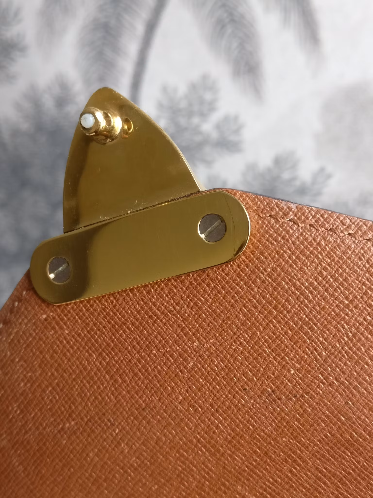 Louis Vuitton Monceau 26