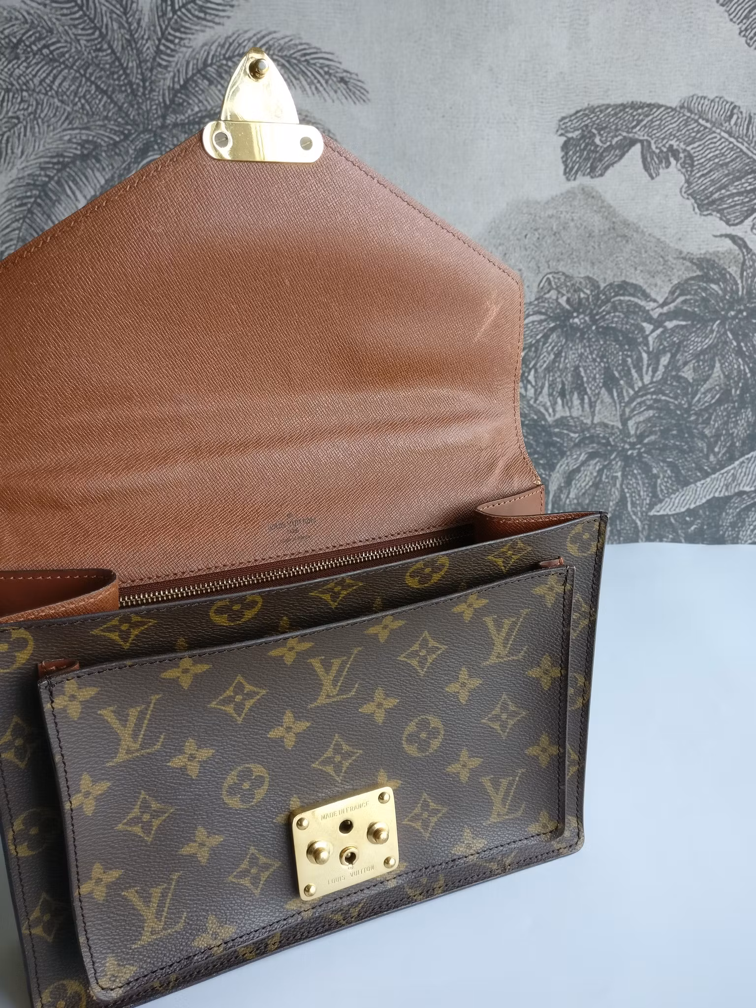 Louis Vuitton Monceau 26