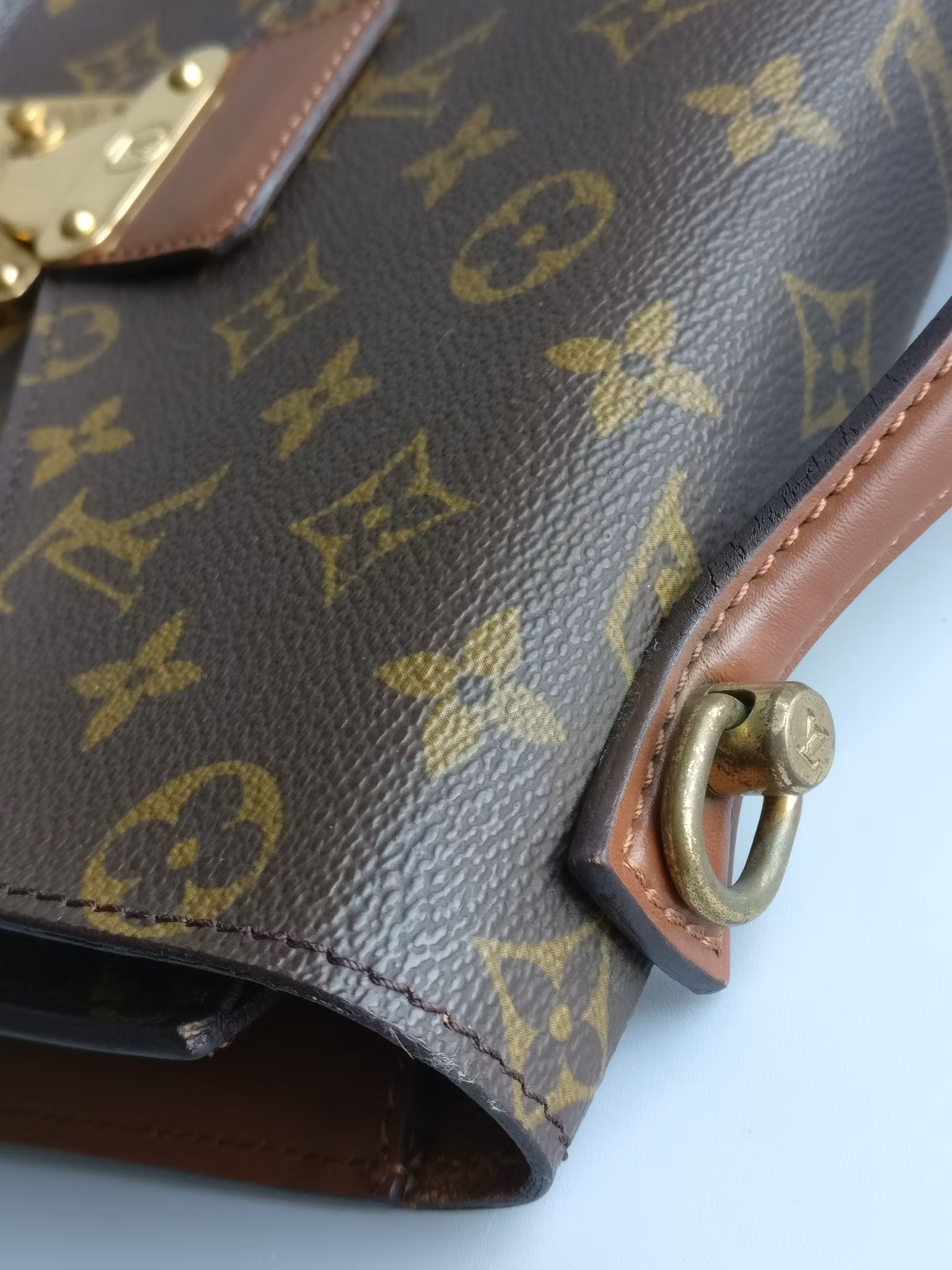 Louis Vuitton Monceau 26