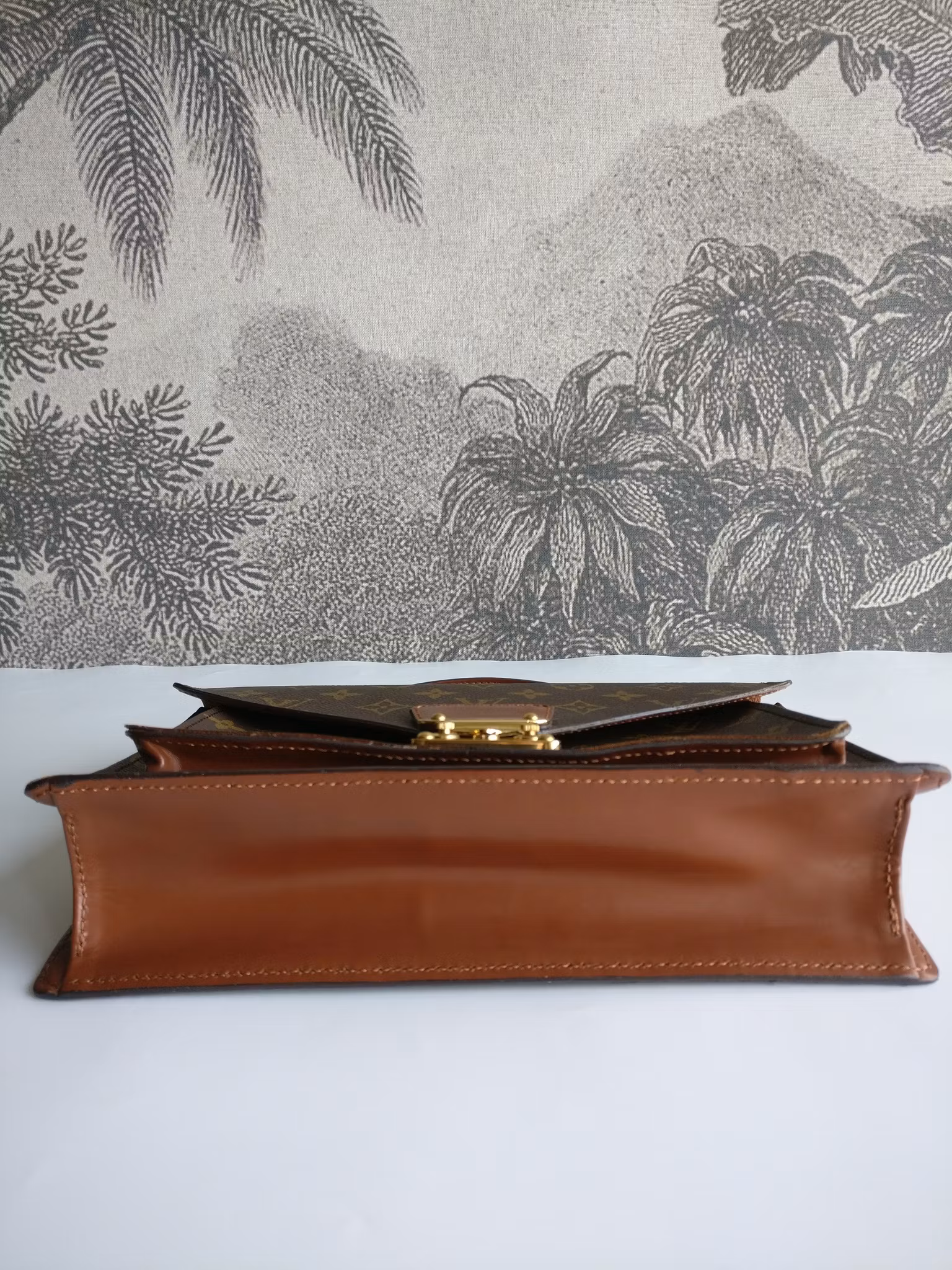 Louis Vuitton Monceau 26