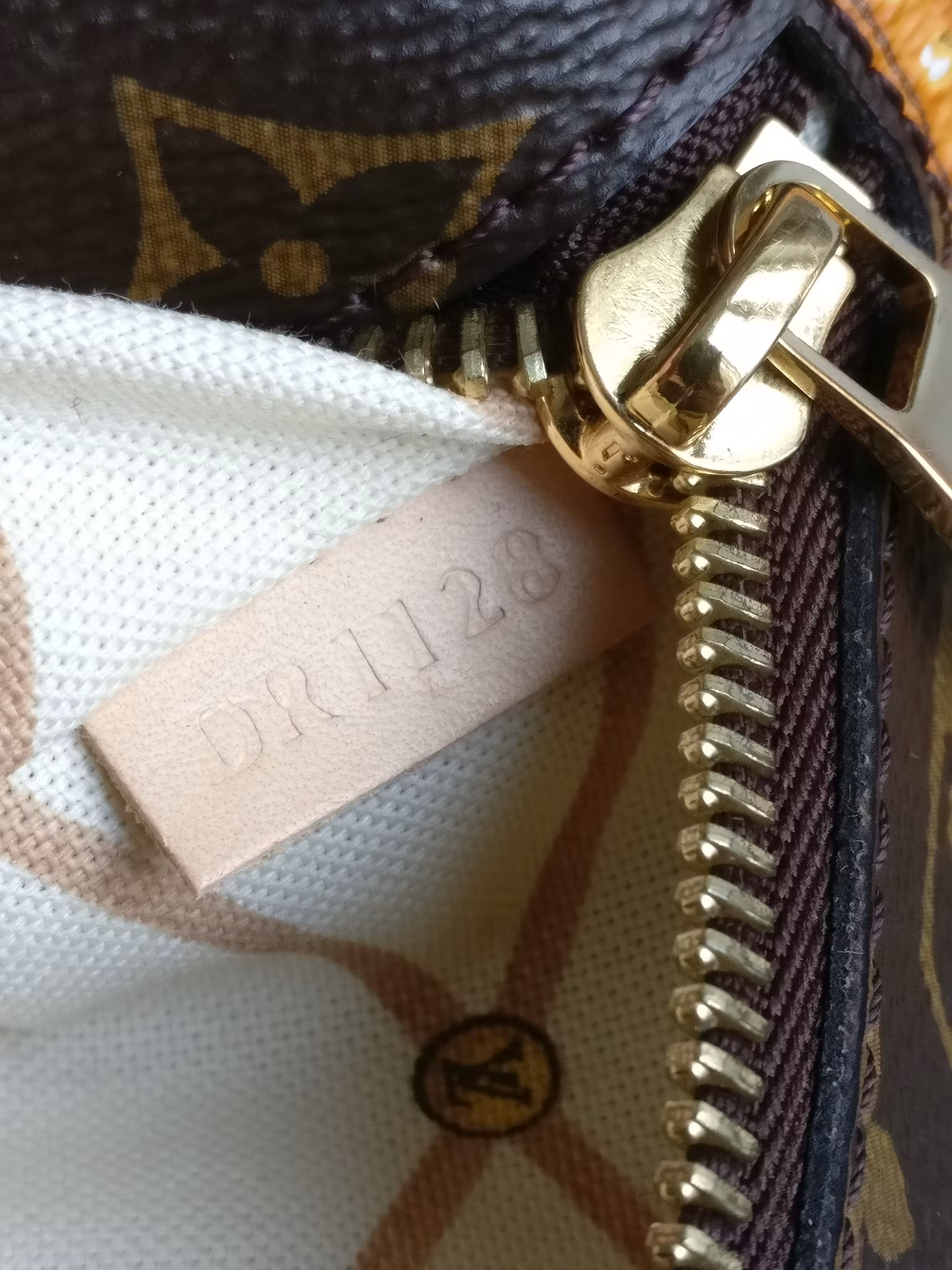 Louis Vuitton Pochette Metis Summer Trunks