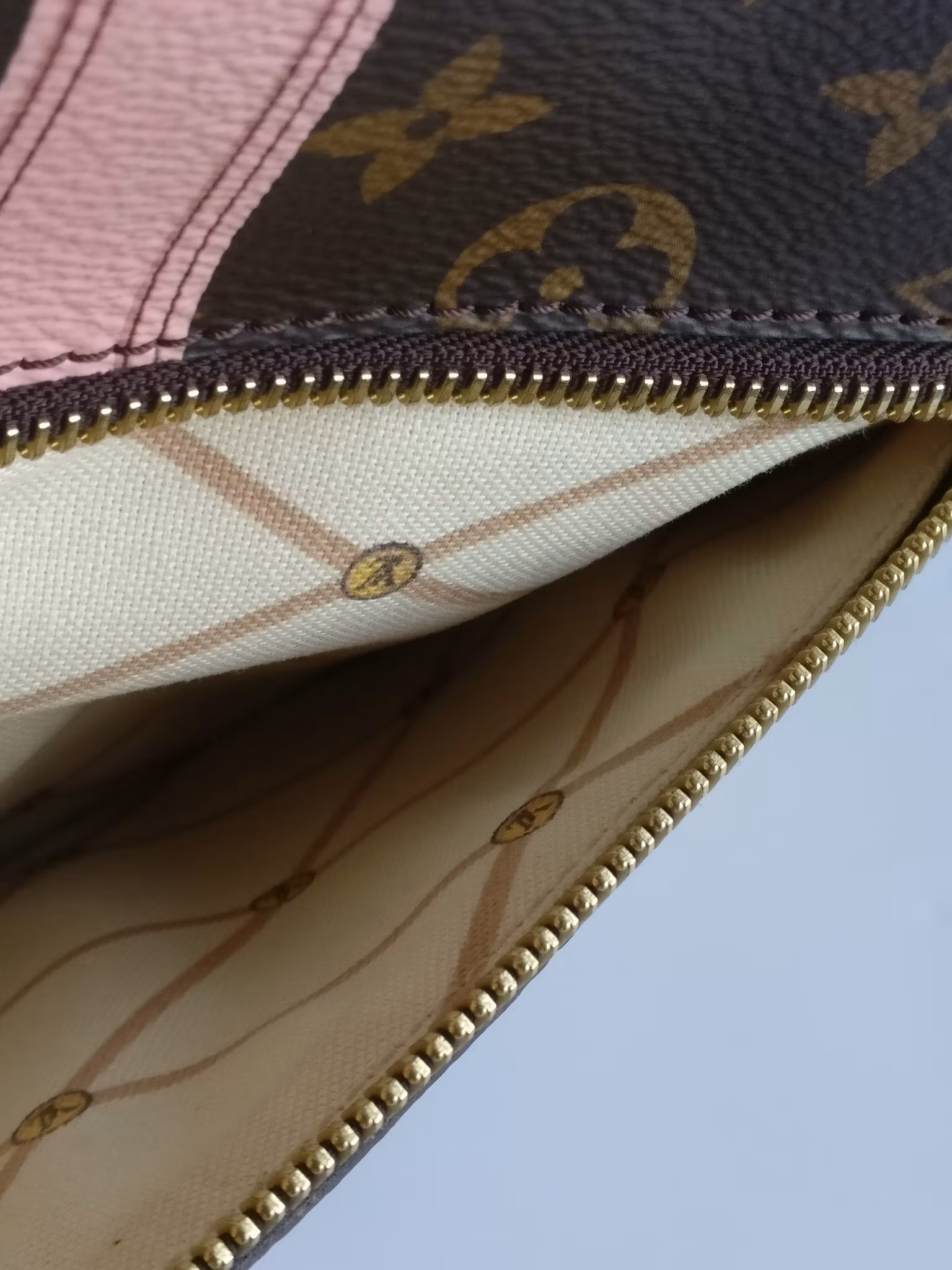 Louis Vuitton Pochette Metis Summer Trunks