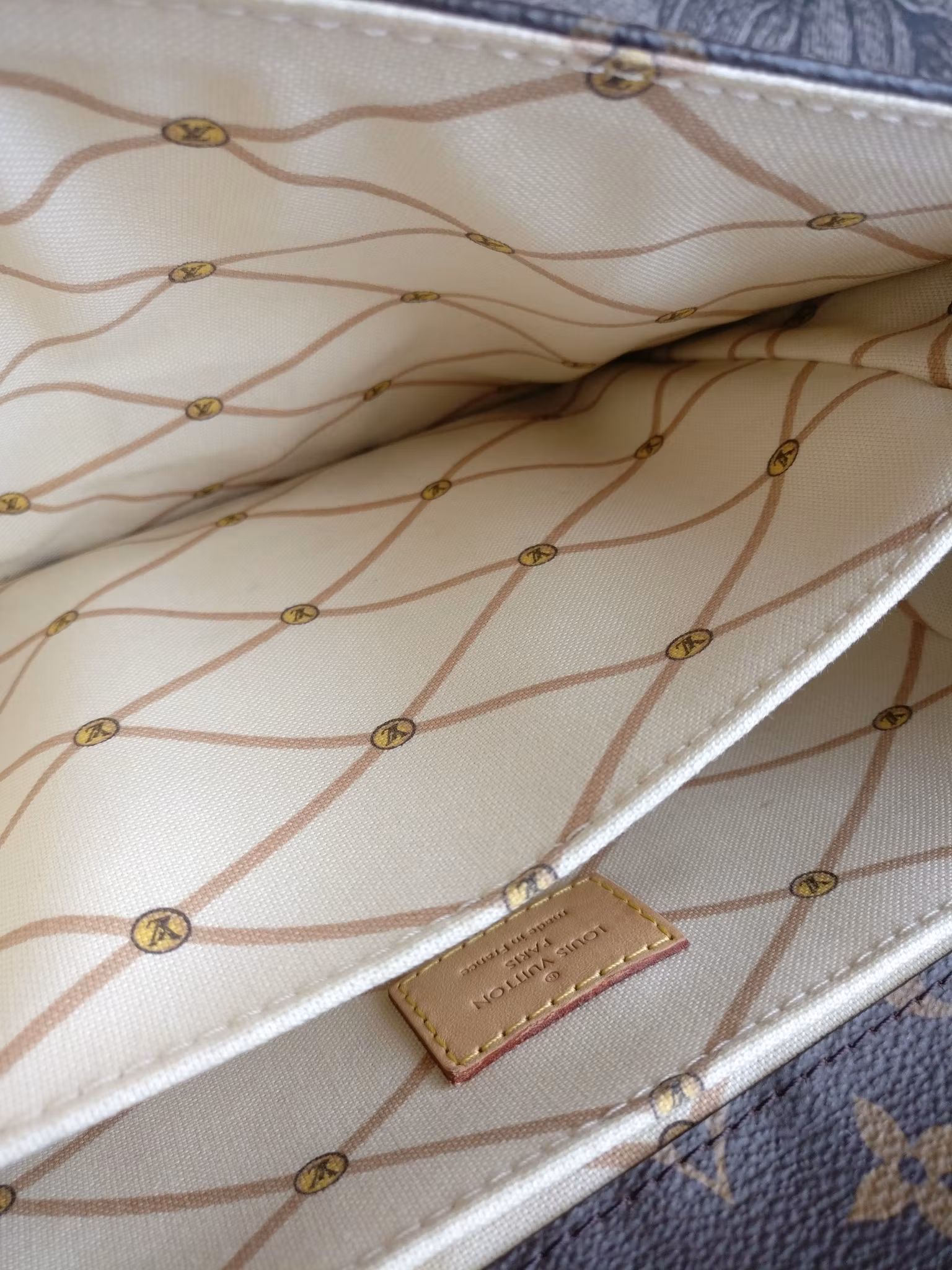 Louis Vuitton Pochette Metis Summer Trunks