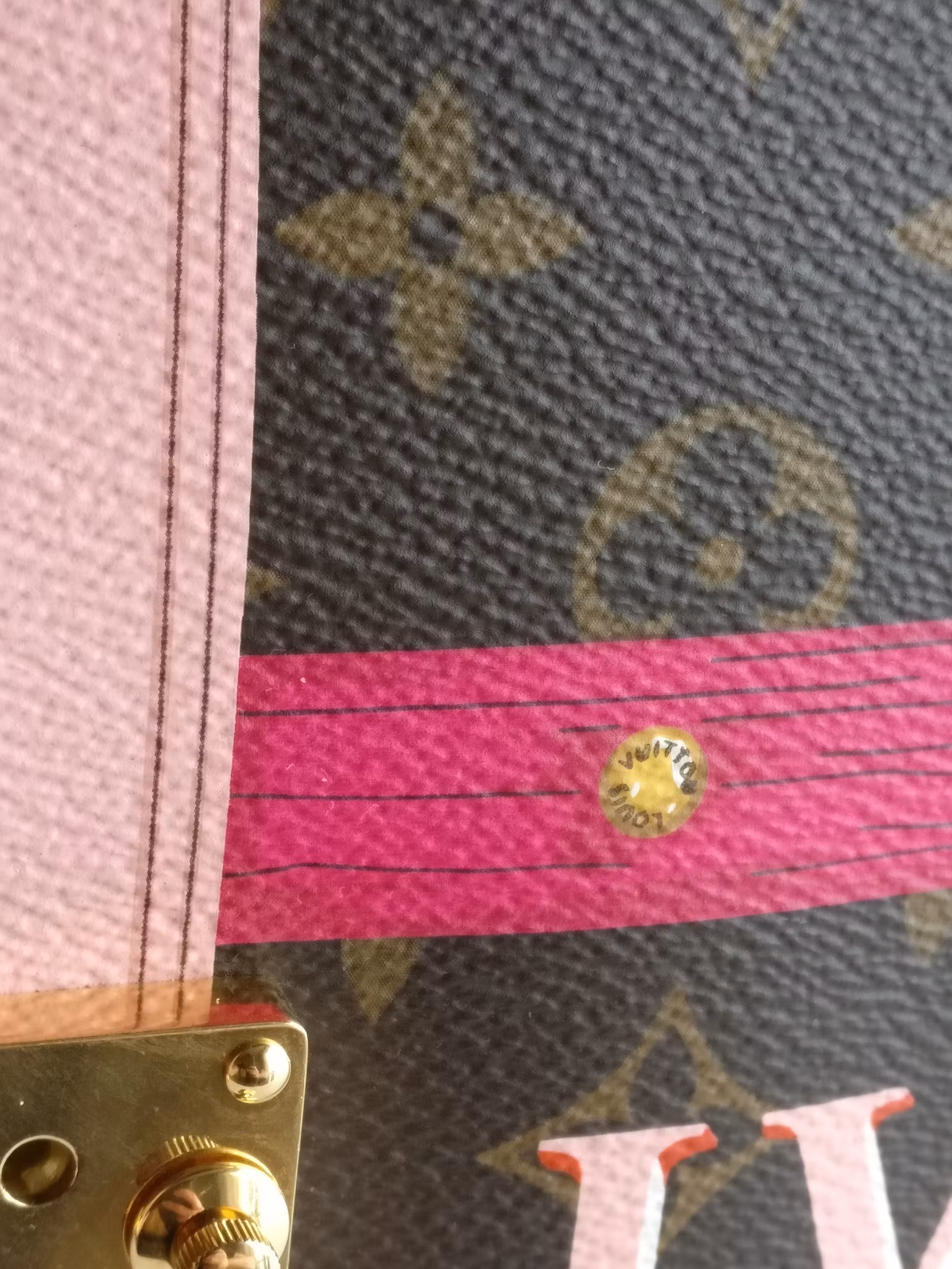 Louis Vuitton Pochette Metis Summer Trunks